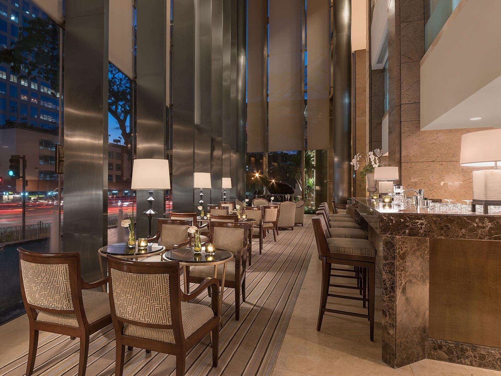 Discovery Primea, at the table