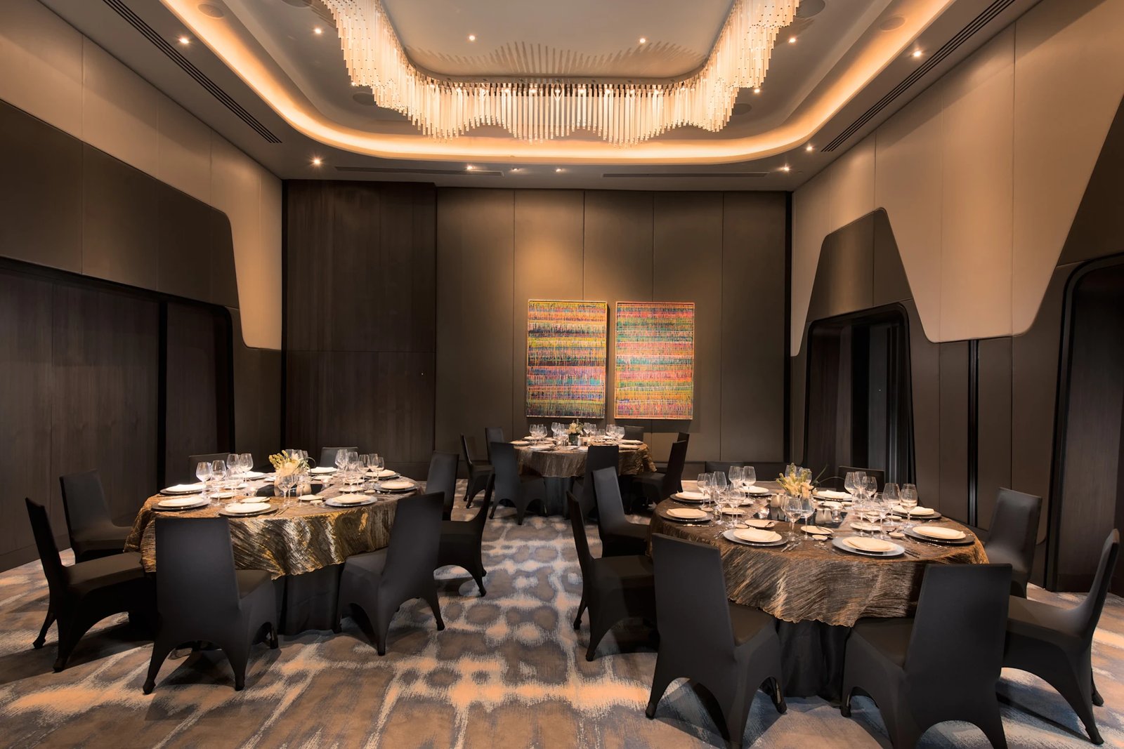 Conrad Manila — vibe