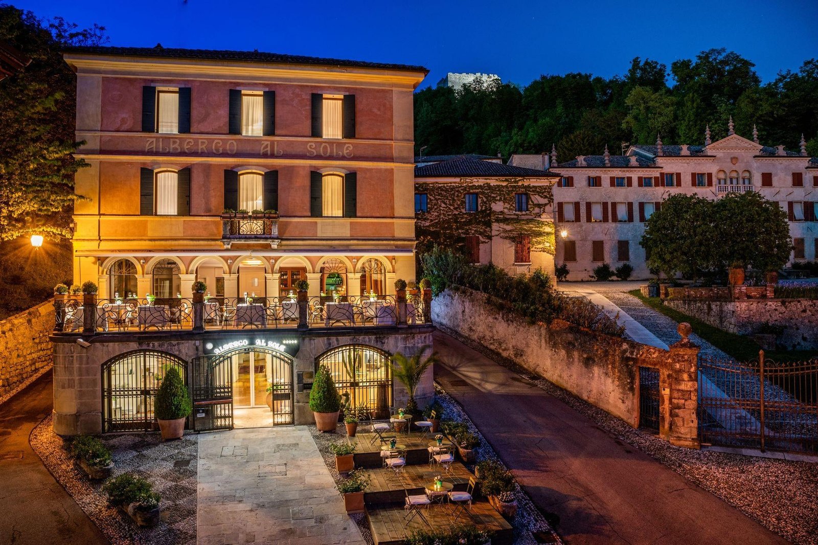 Albergo al Sole, how it began