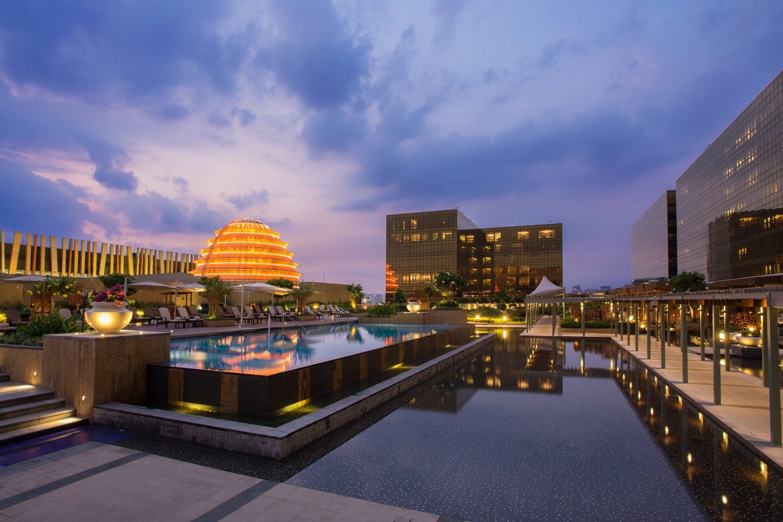 Nobu Hotel Manila, the pool