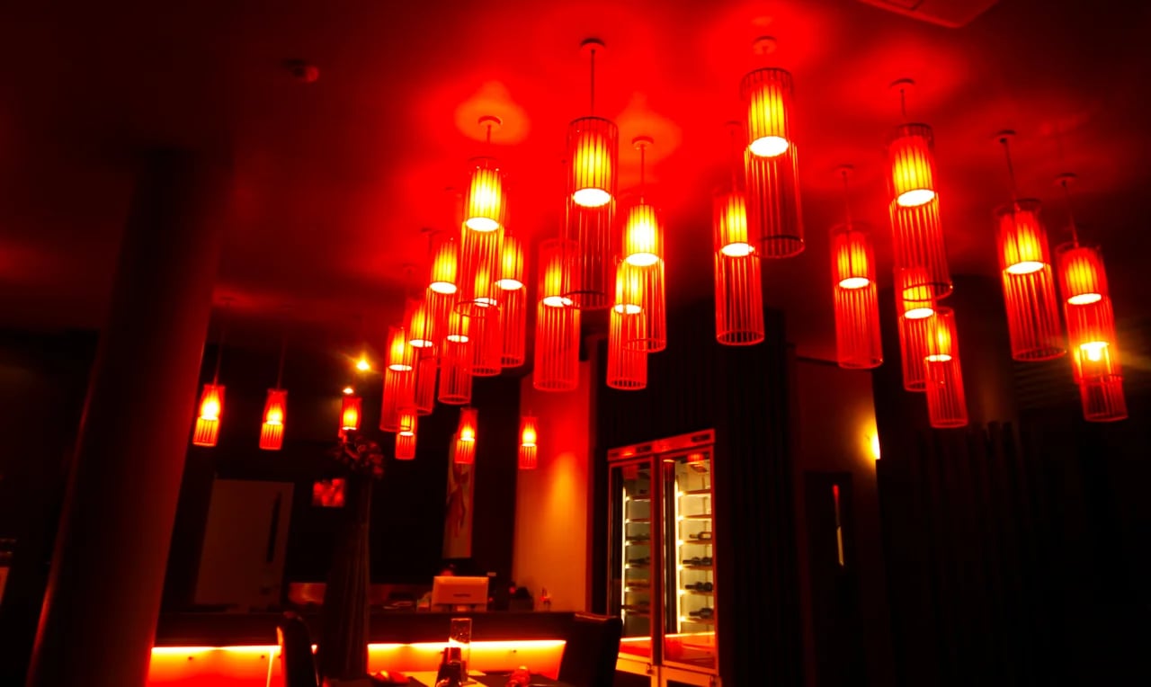 The Houben Hotel, red alert bar & restaurant