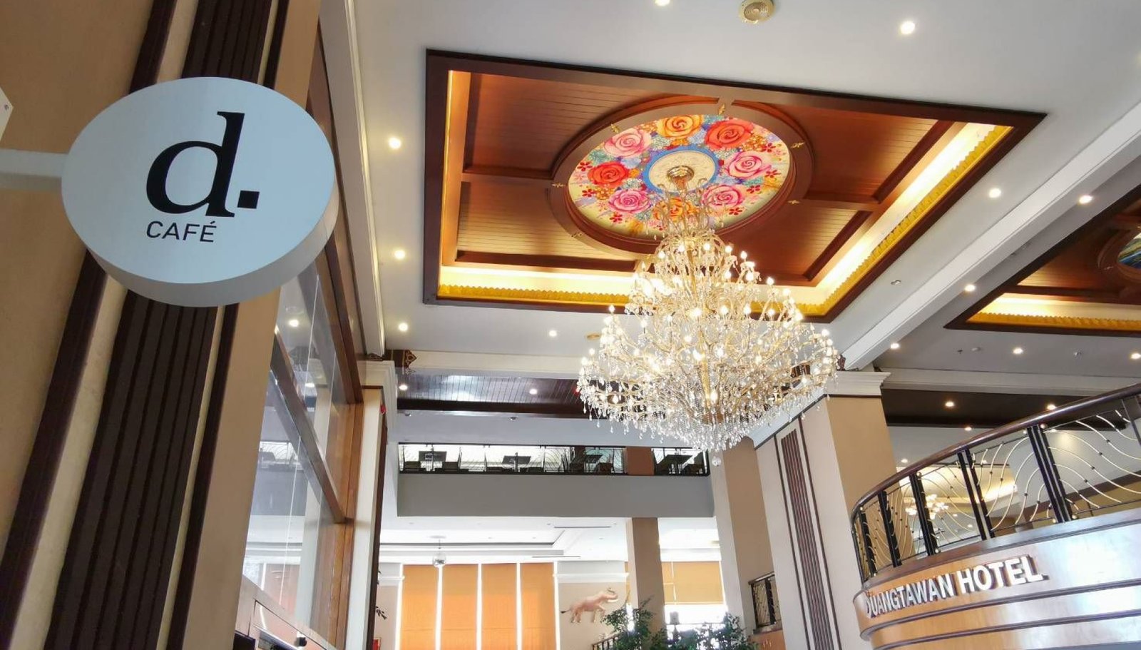 Duangtawan Hotel — eat & drink
