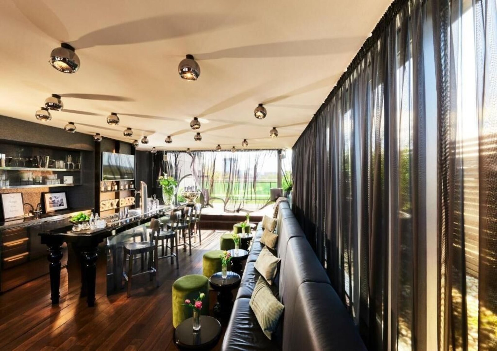 Nena Hotel Bremen by LESA, at the table