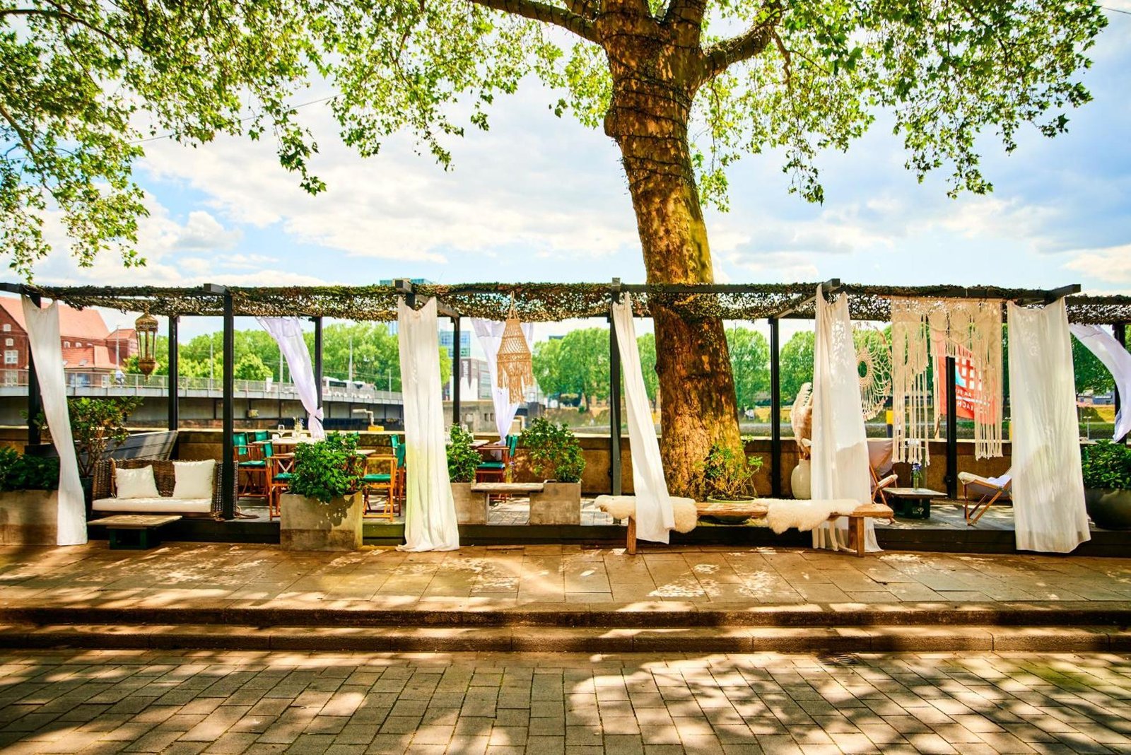 Nena Hotel Bremen by LESA, at the table