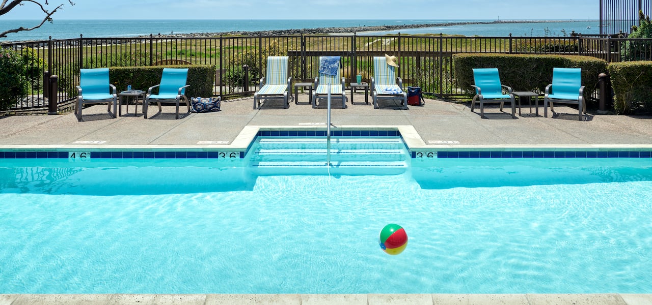 Beach House Hotel, the pool