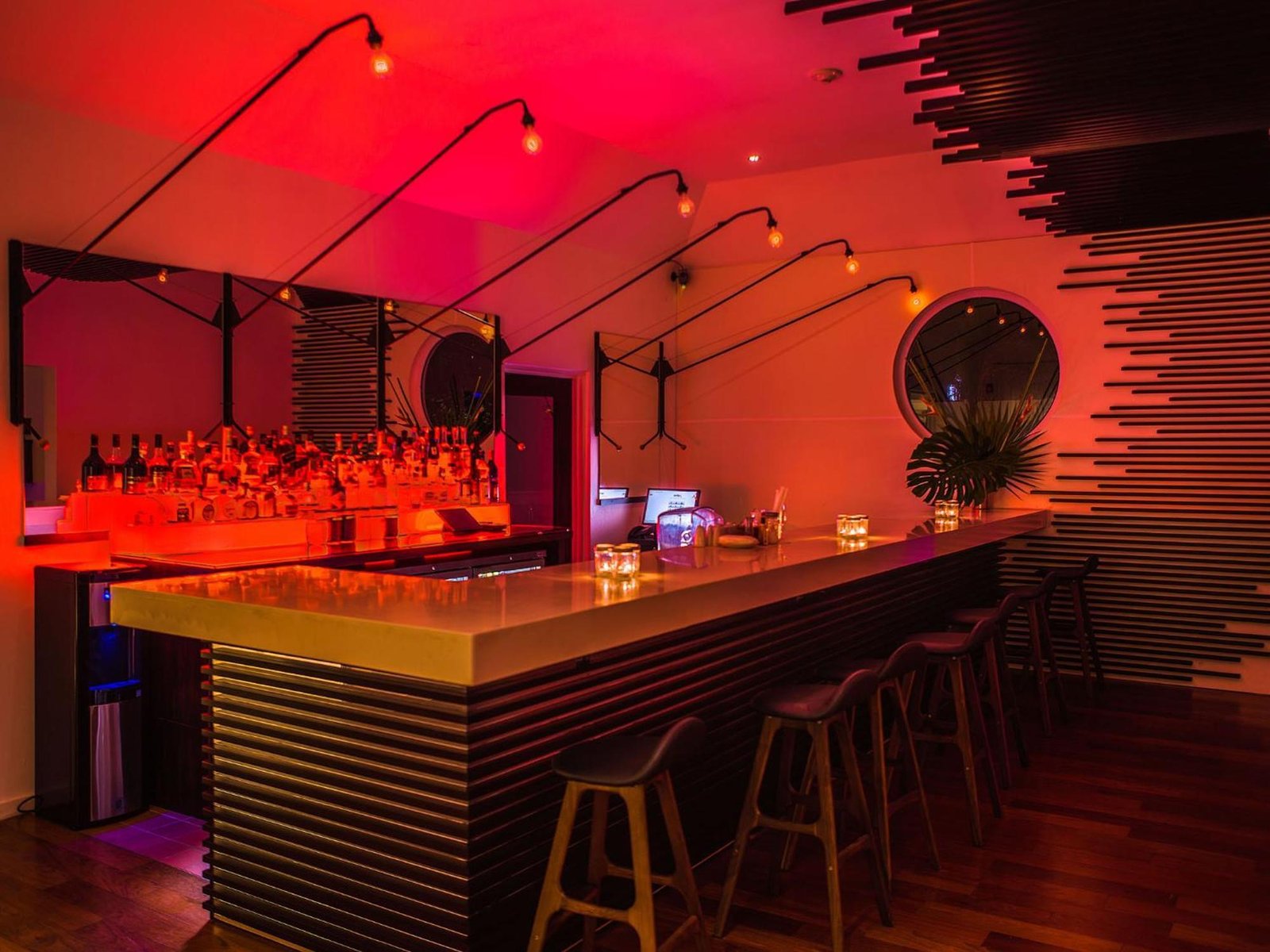 The Trident Hotel, mike's supper club