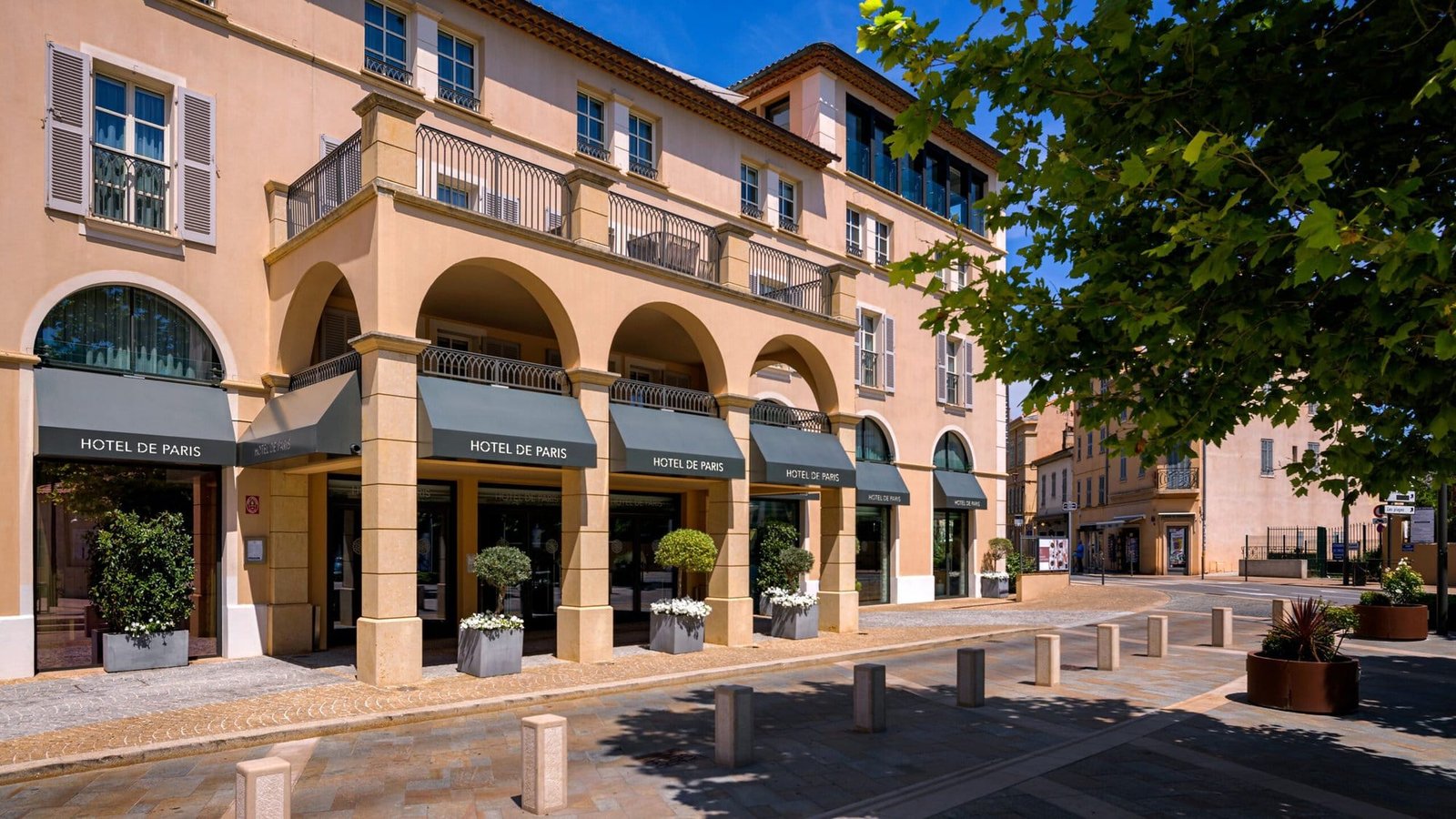 Hôtel de Paris Saint-Tropez, how it began
