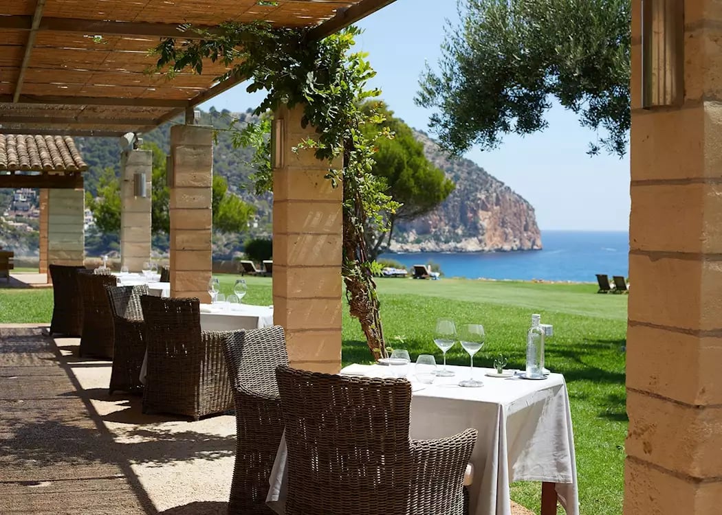 Can Simoneta Hotel, at the table