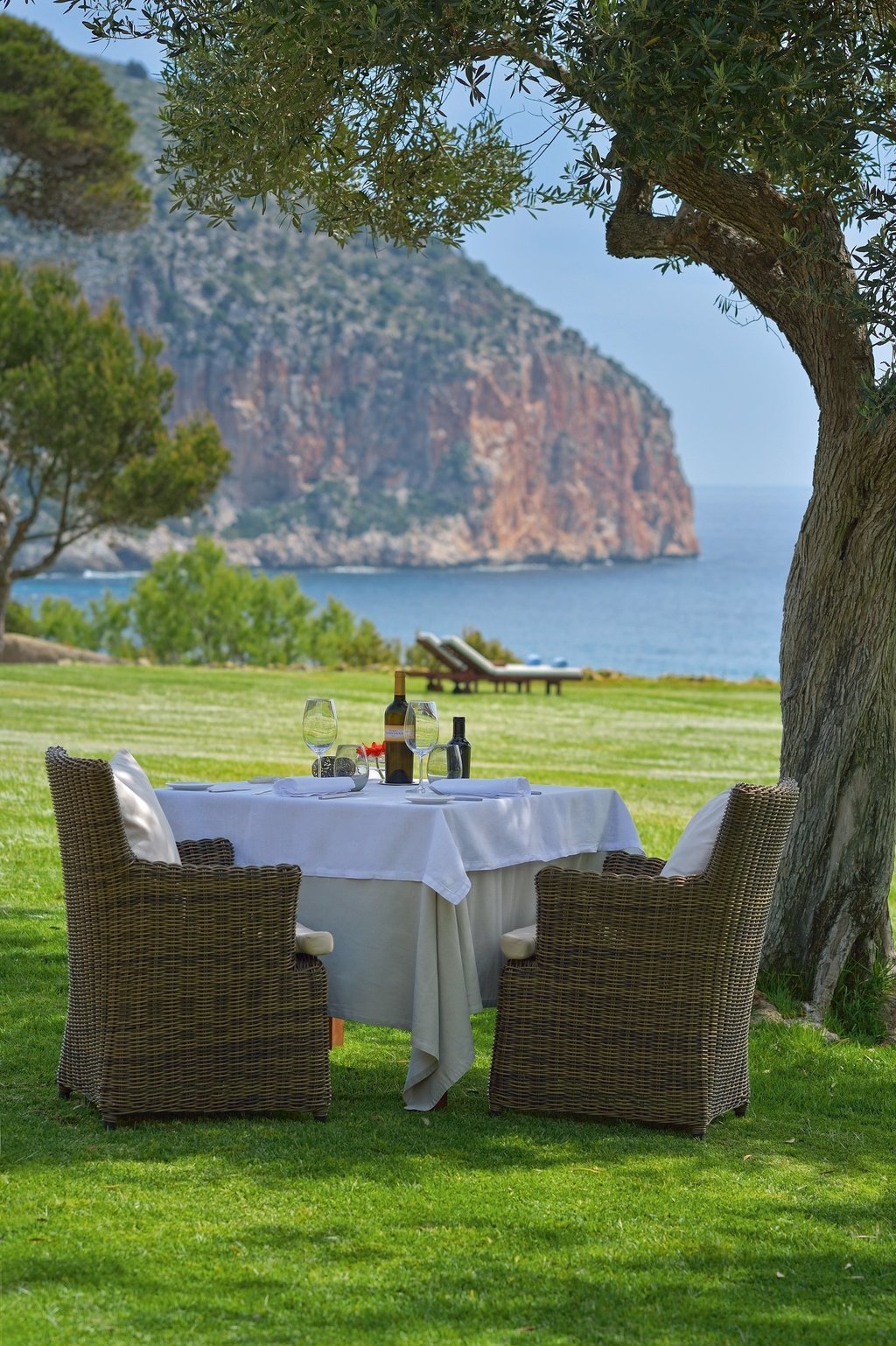 Can Simoneta Hotel, at the table