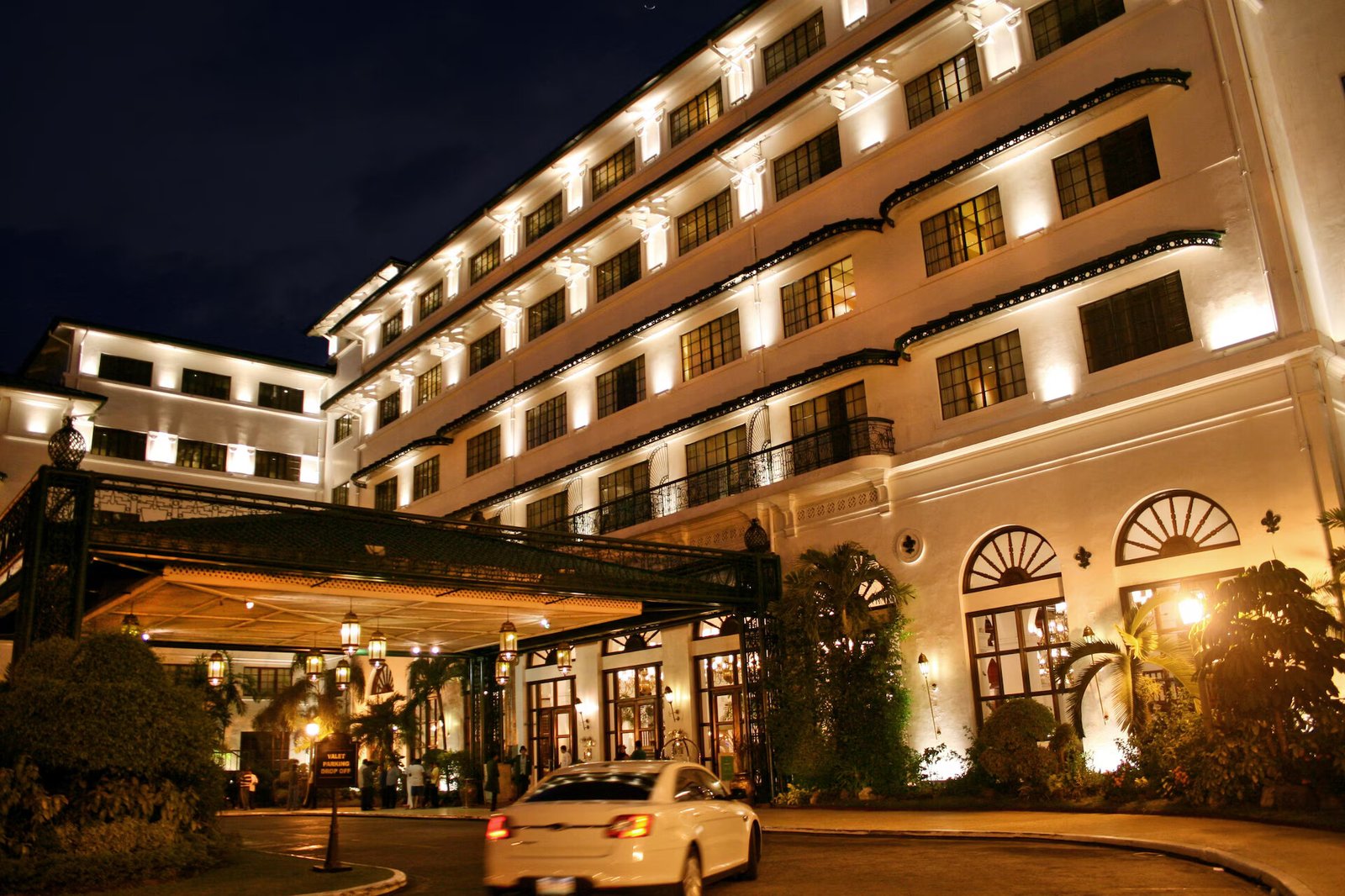 The Manila Hotel — vibe