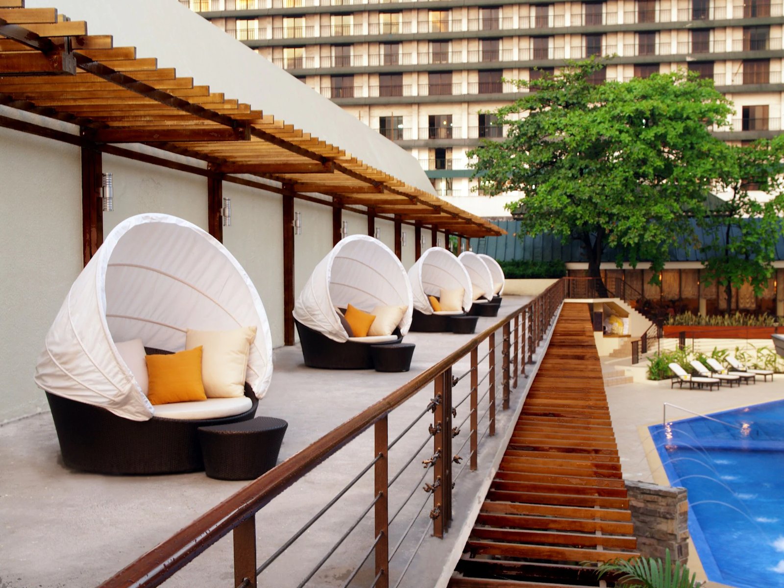 The Manila Hotel — vibe