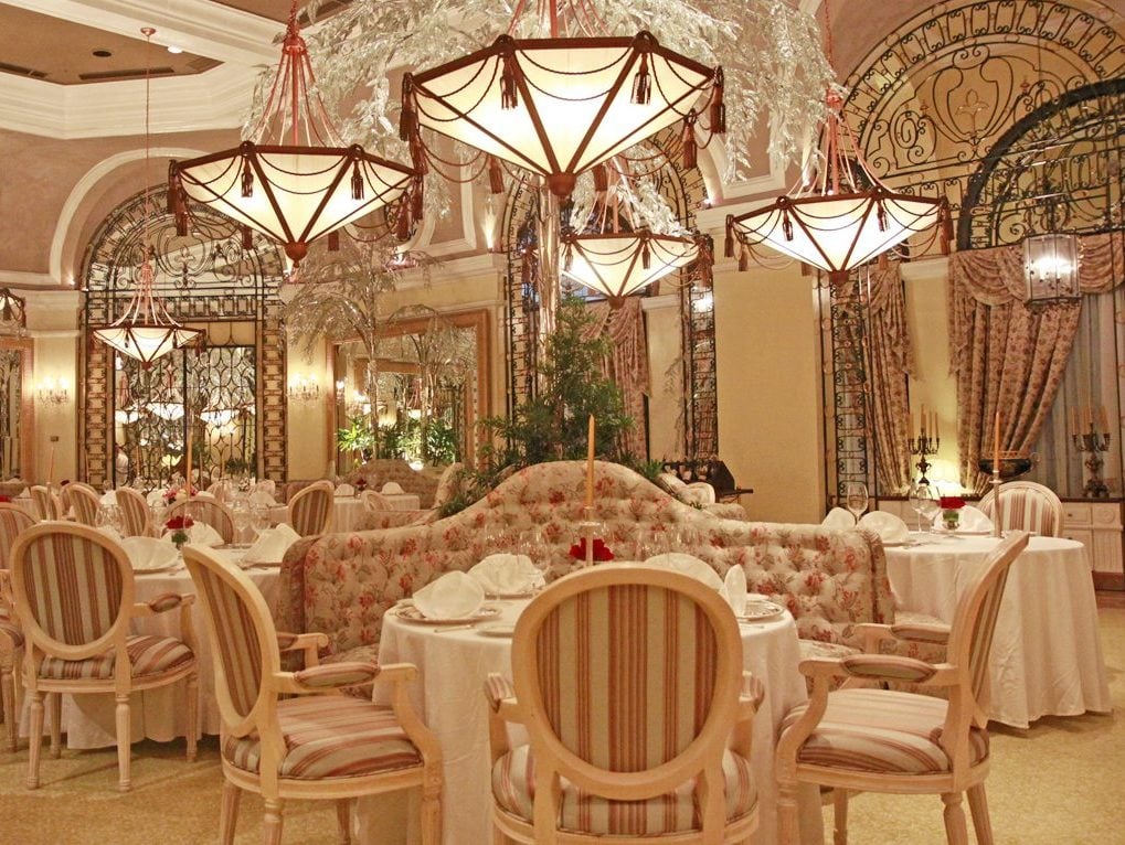 The Manila Hotel, champagne room