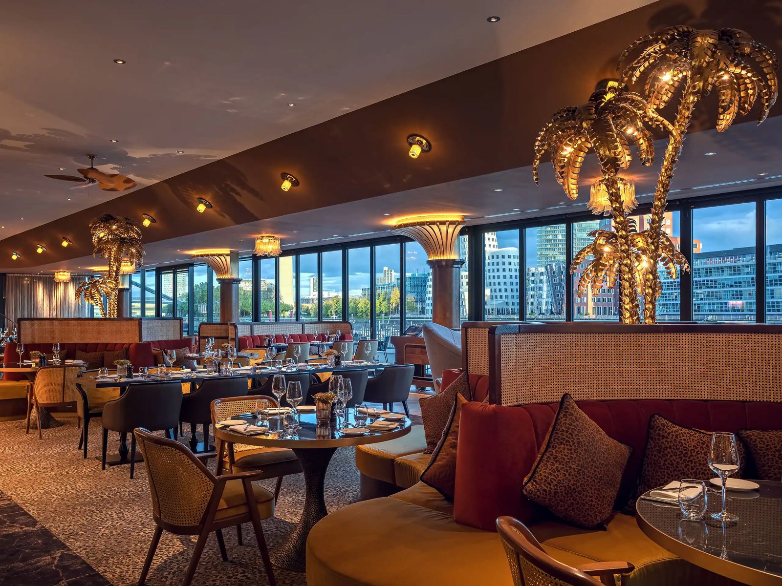 Hyatt Regency Dusseldorf, dox restaurant