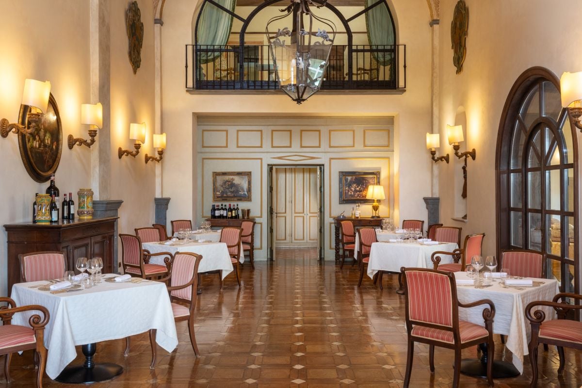 Hotel La Collegiata, at the table