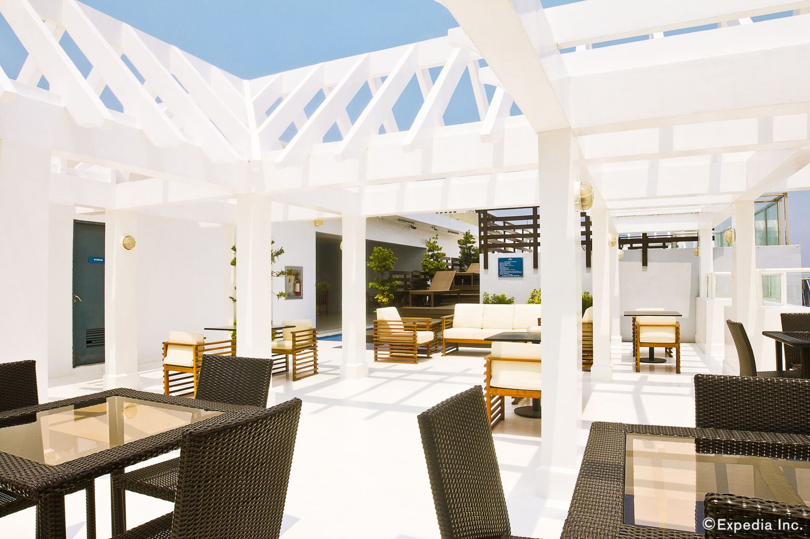 Microtel by Wyndham Mall of Asia — vibe