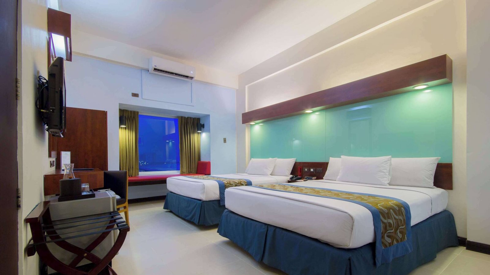 Microtel by Wyndham Mall of Asia — rooms