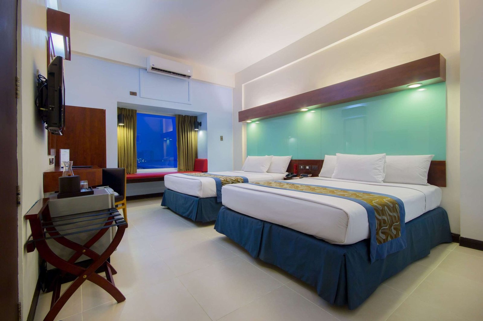 Microtel by Wyndham Mall of Asia — rooms