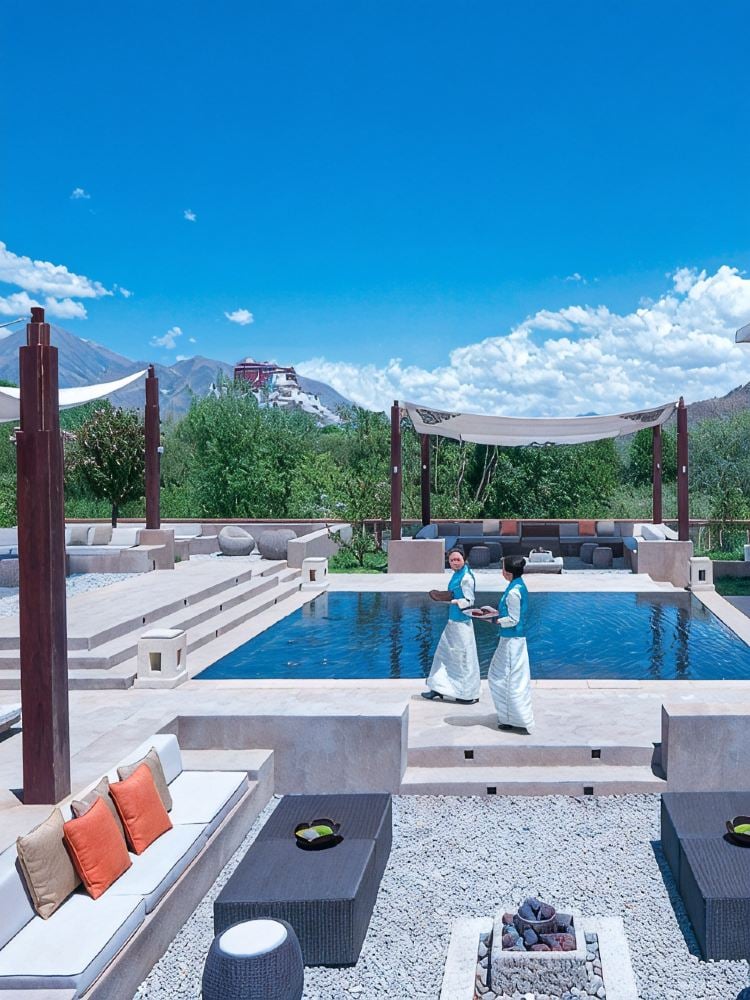 Shangri La Hotel Lhasa, the pool