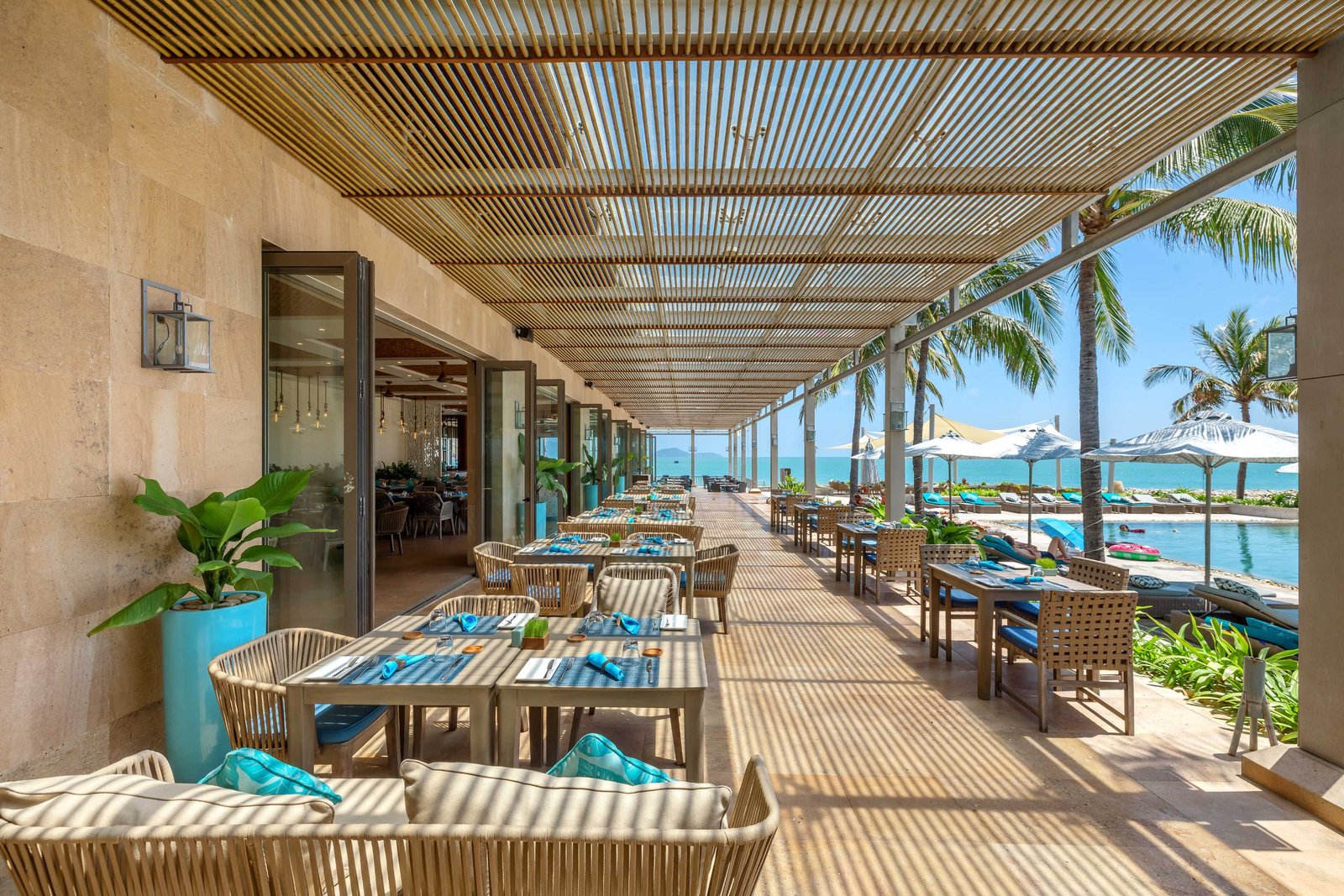 Mia Resort Nha Trang, kitchen by the sea