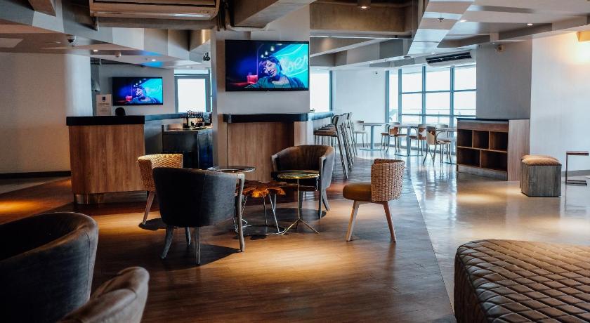 TRYP by Wyndham Mall of Asia, at the table