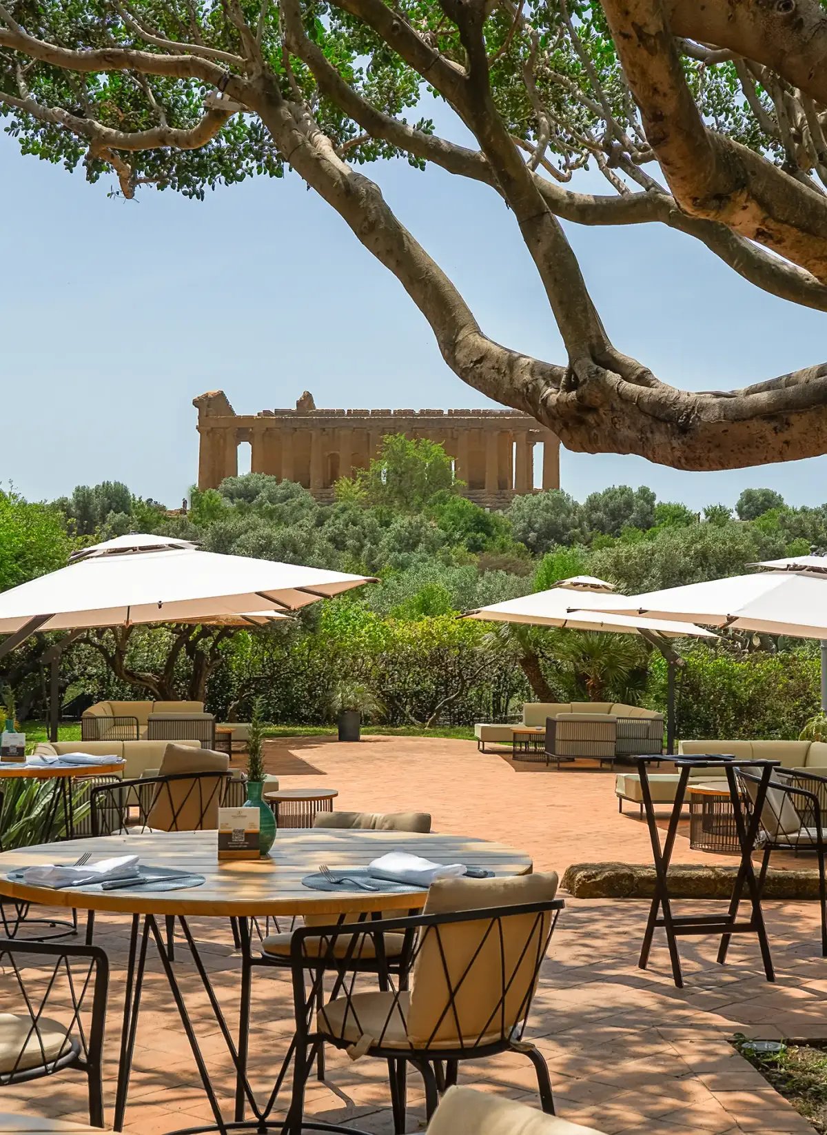 Hotel Villa Athena, at the table