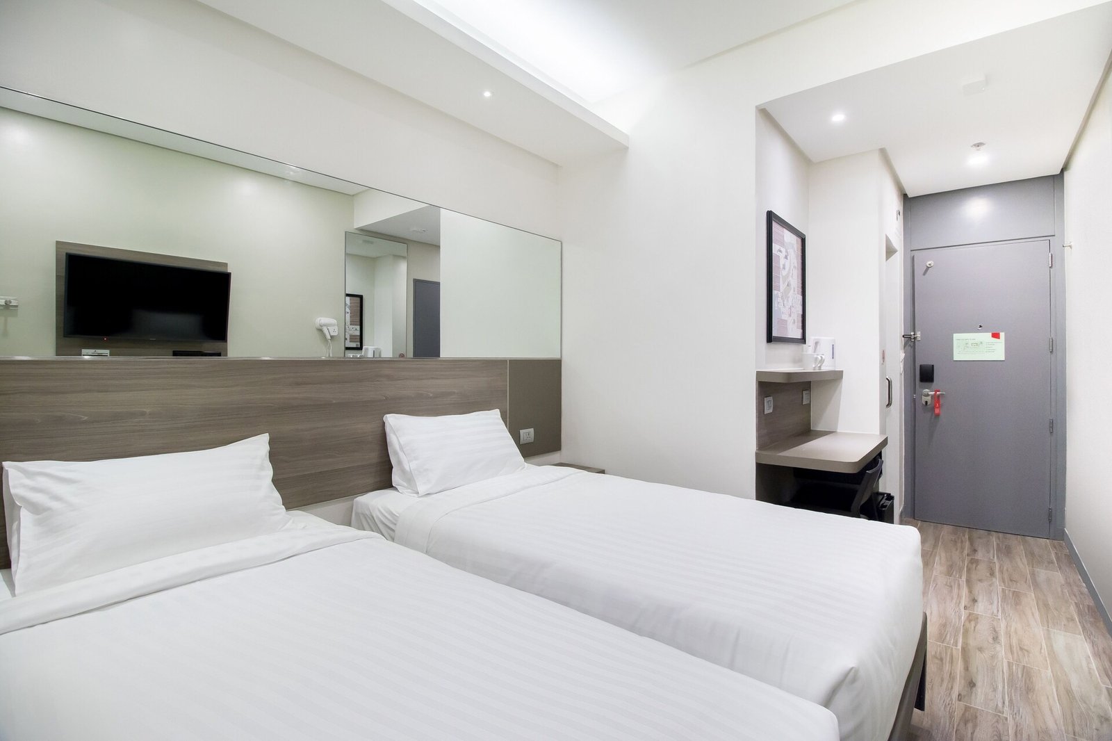 Red Planet The Fort — rooms