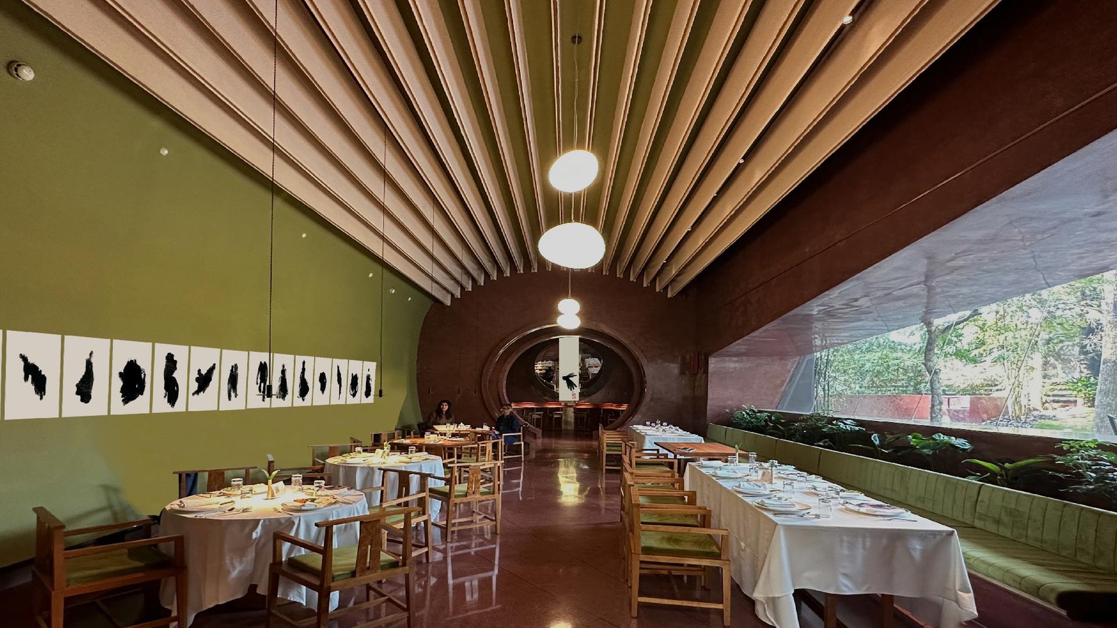 The Roseate, New Delhi, at the table