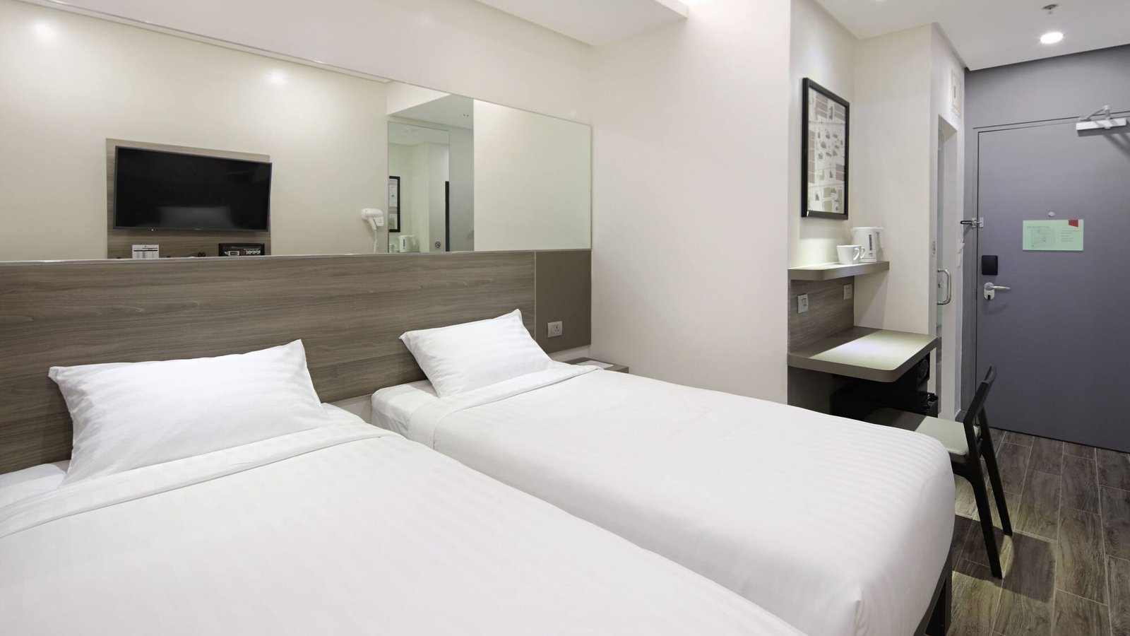 Red Planet Cubao — rooms