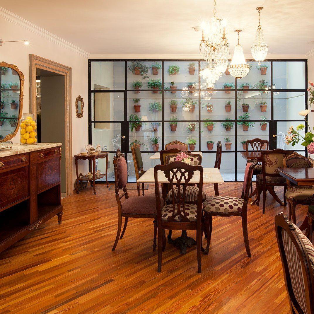 Alma Historica Boutique Hotel, tea room & lounge bar
