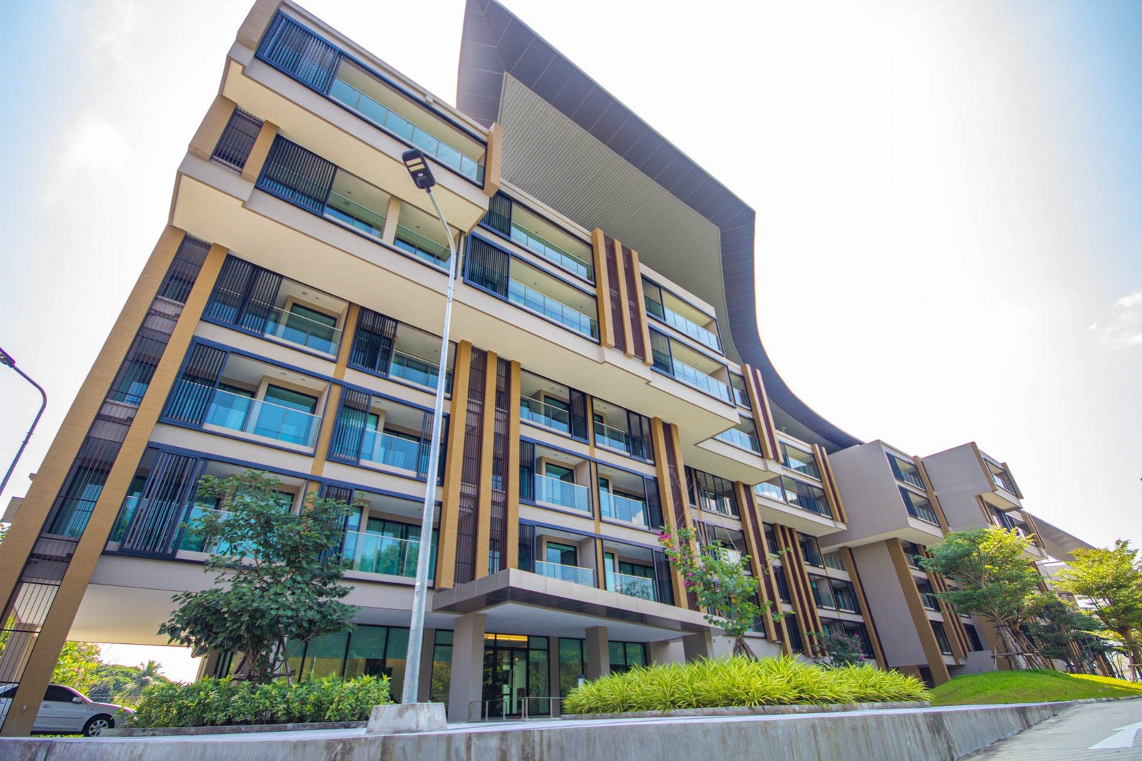 The Grand Chaiyapruek Nimman Hotel — vibe