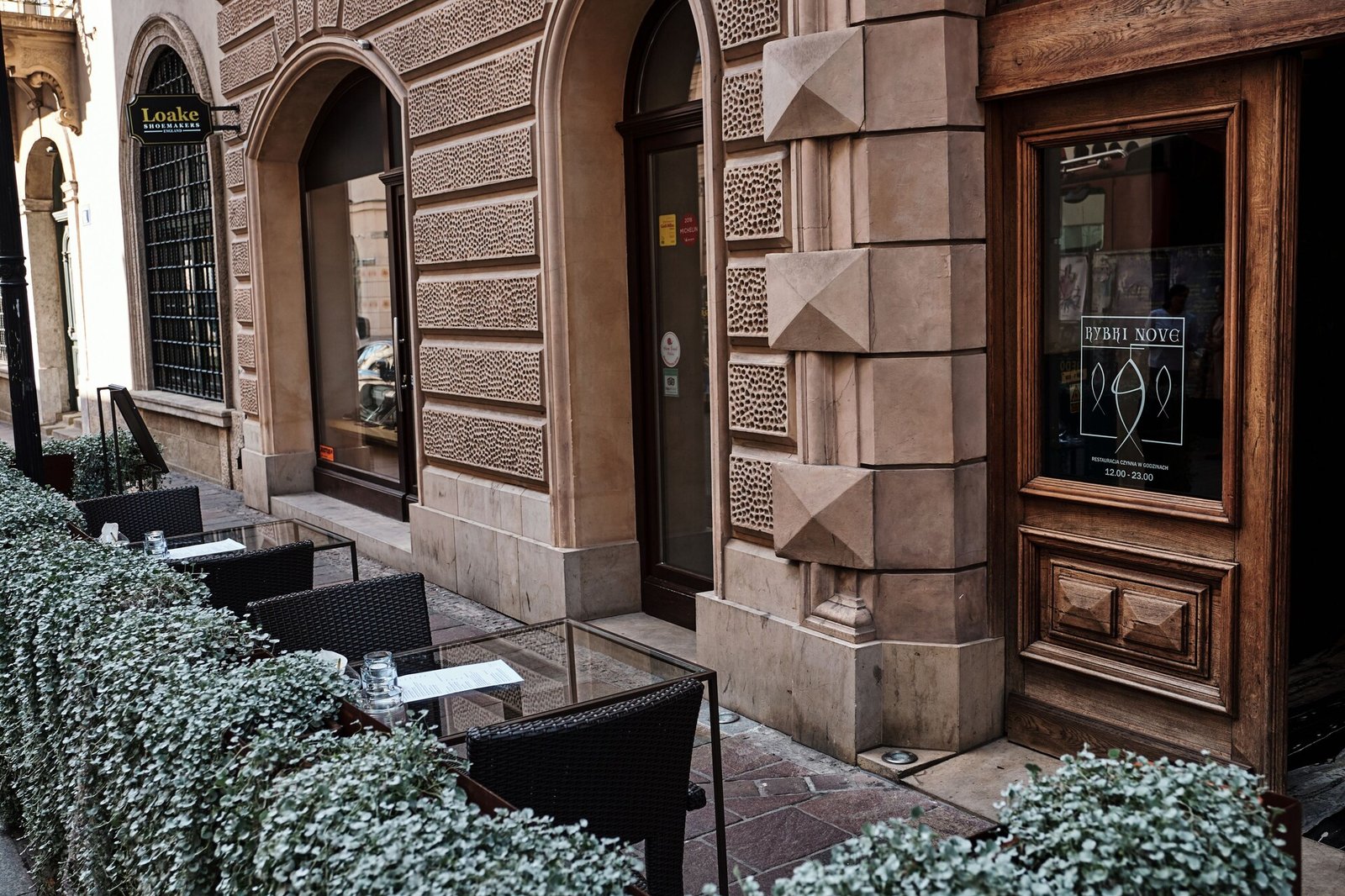 Stary Hotel, at the table