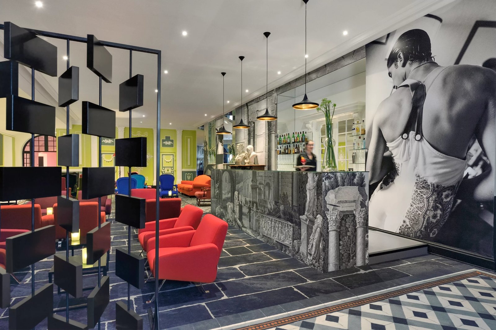 Jules César Hotel & Spa Arles - MGallery Collection, at the table