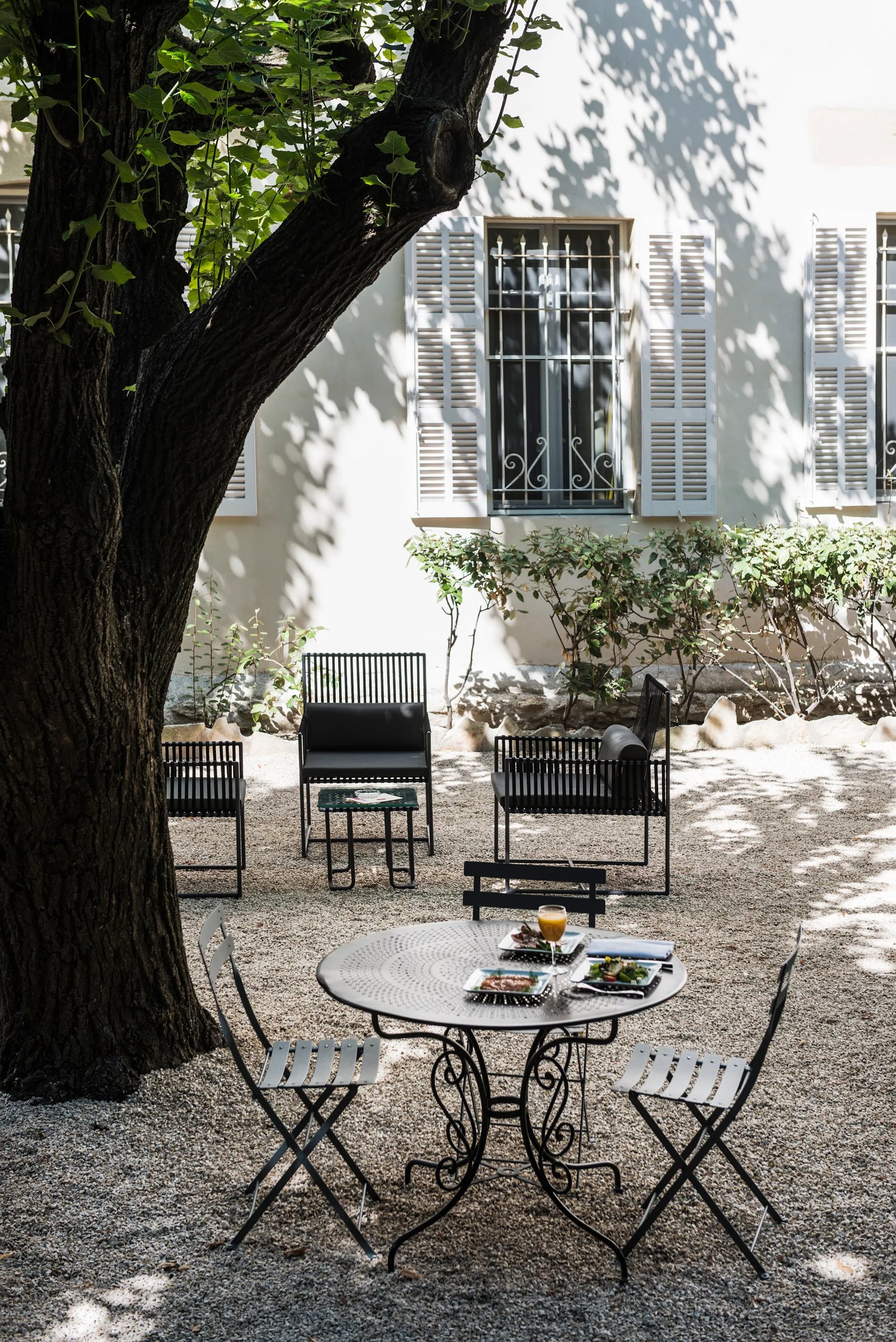 Jules César Hotel & Spa Arles - MGallery Collection, at the table