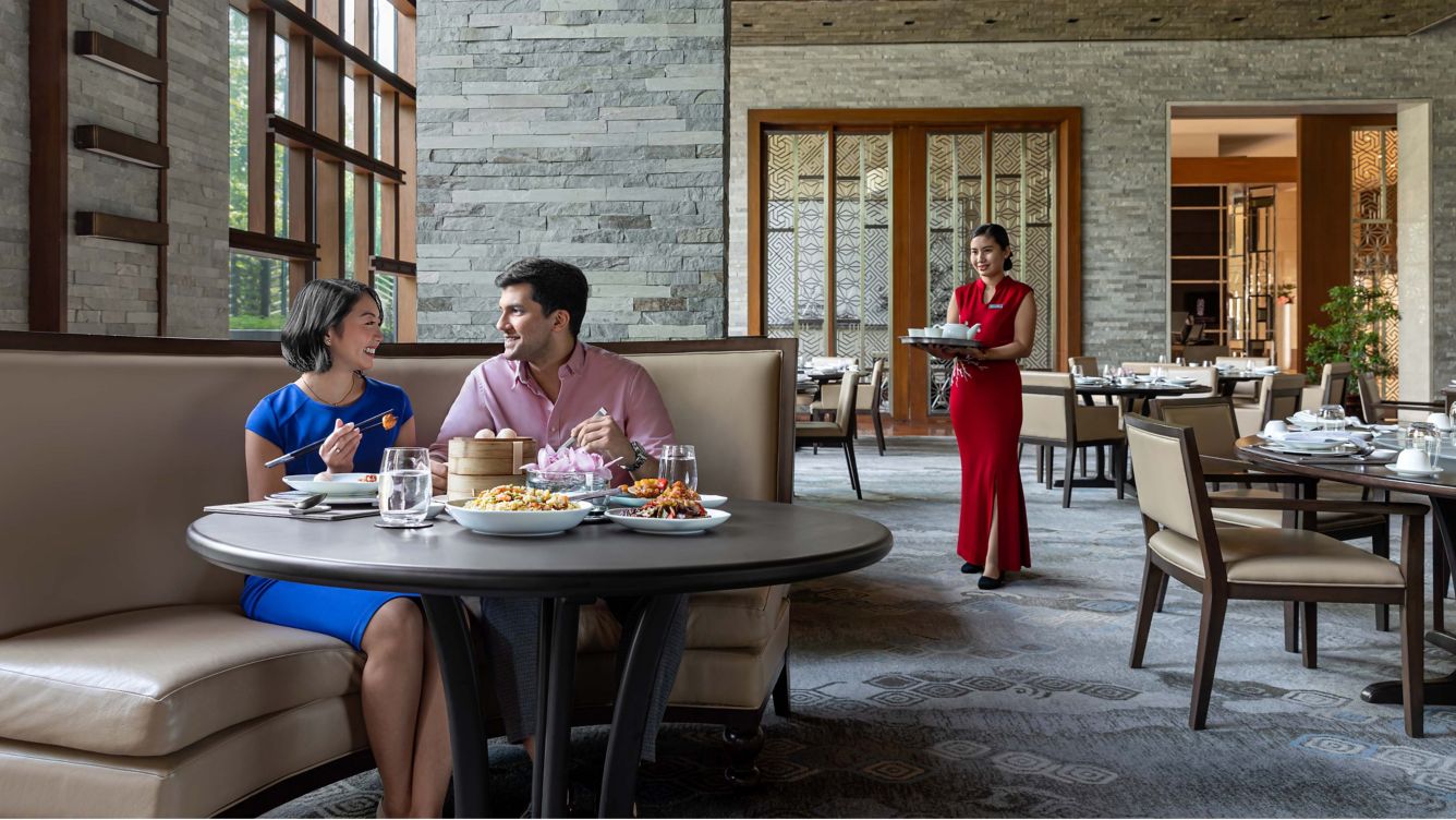 Manila Marriott Hotel — vibe