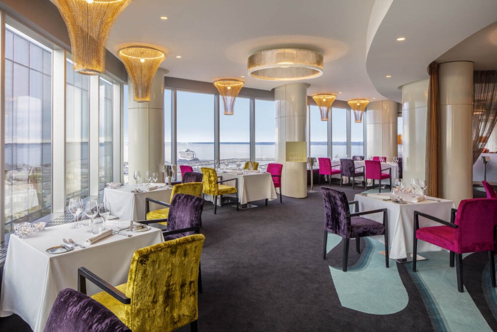 Swissôtel Tallinn, at the table