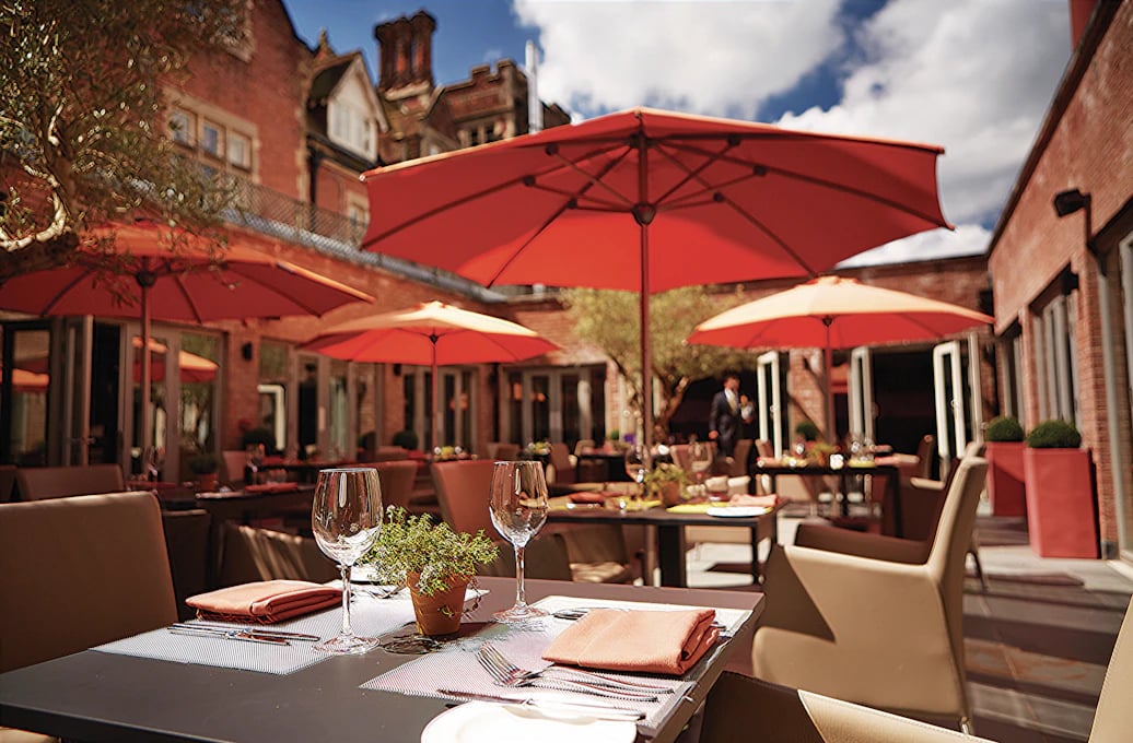 Alexander House & Utopia Spa, at the table