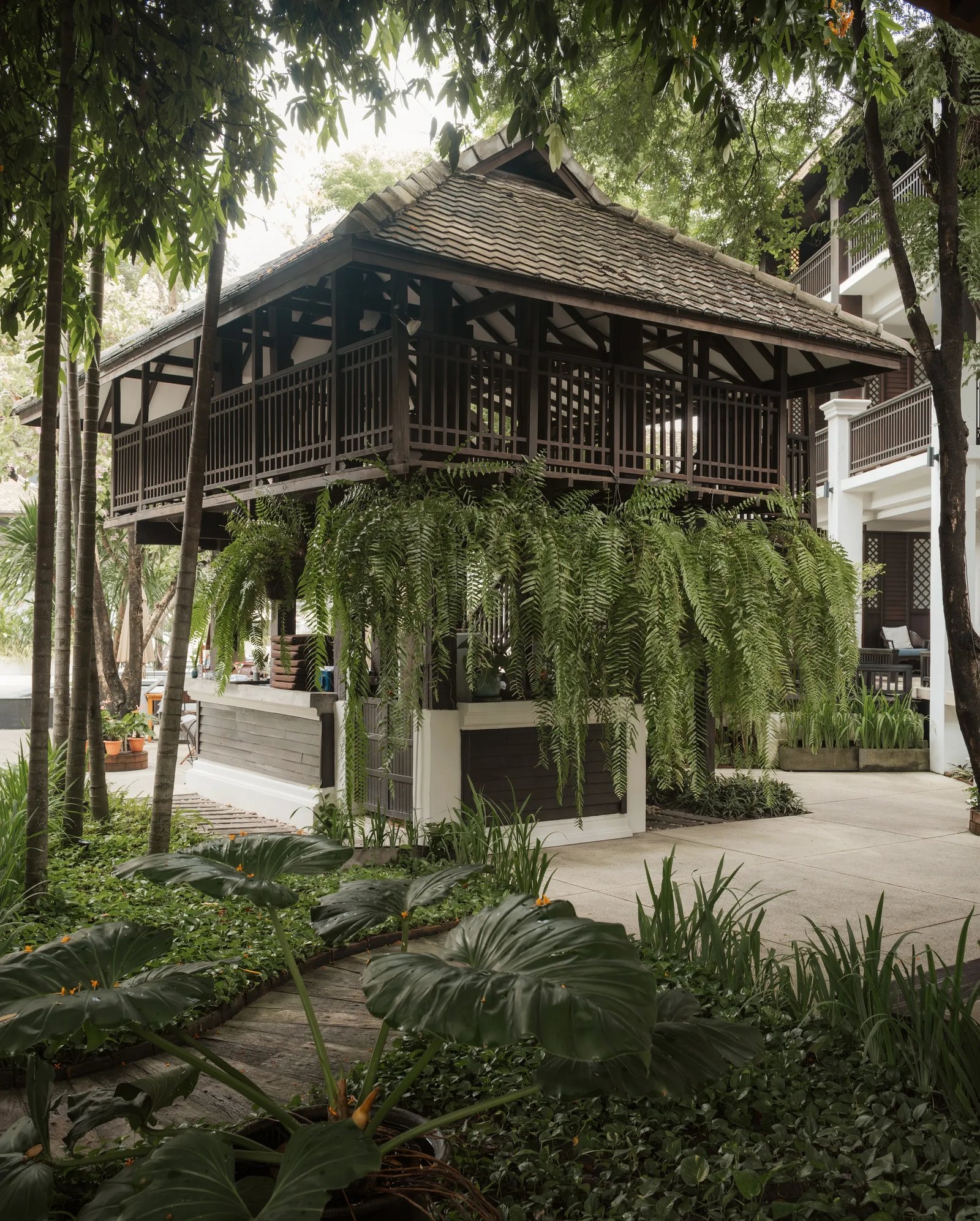 Na Nirand Resort, at the table