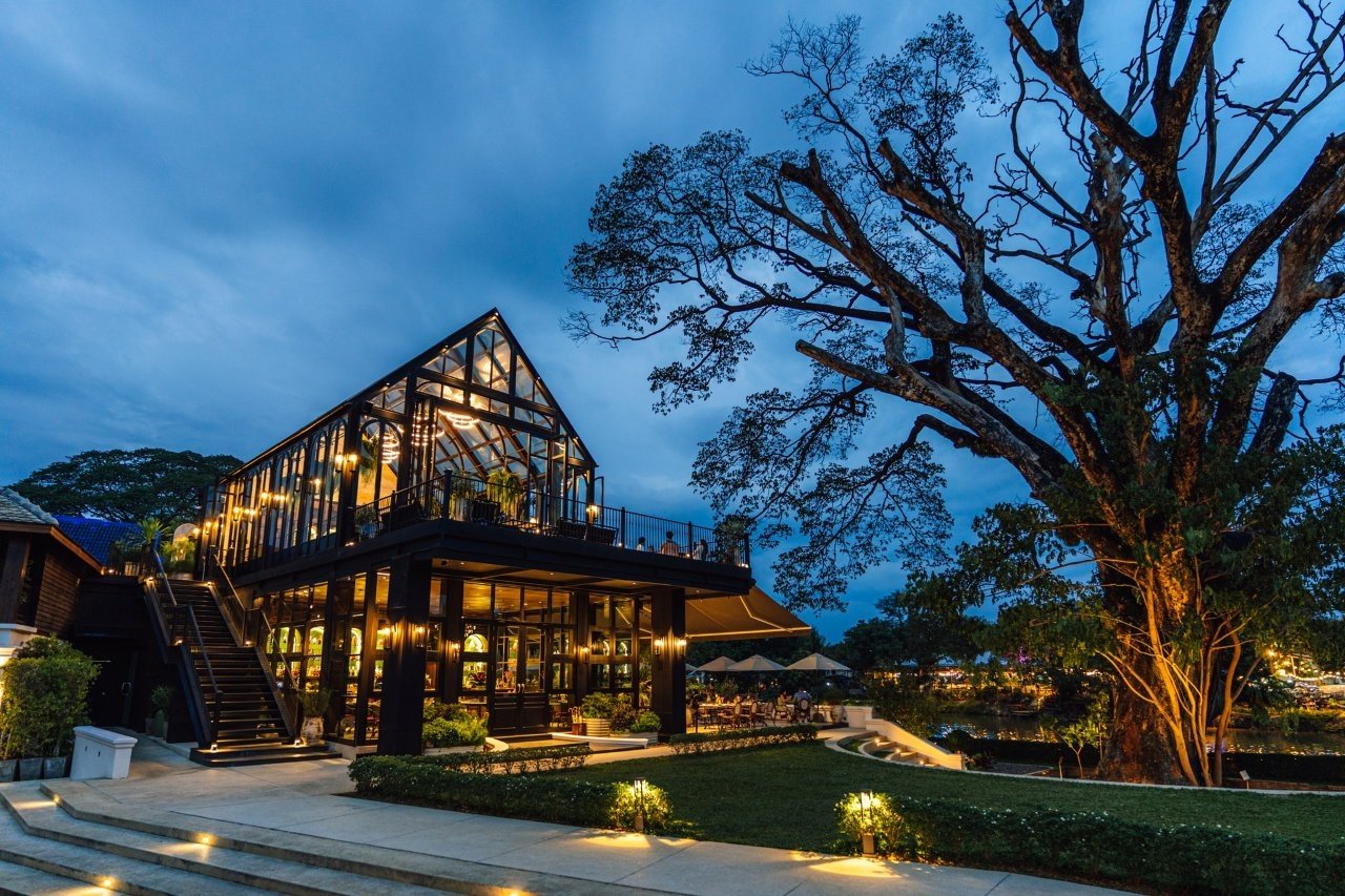 Na Nirand Resort, time riverfront cuisine & bar
