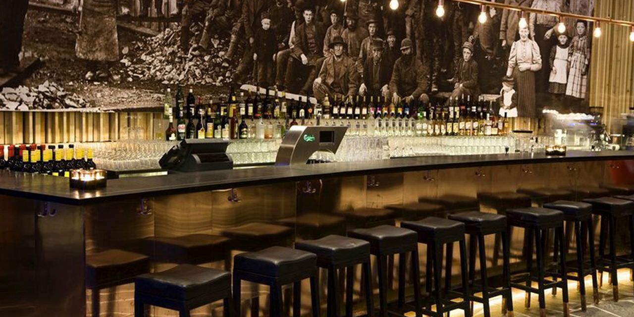 Copperhill Mountain Lodge, fireside lobby & bar