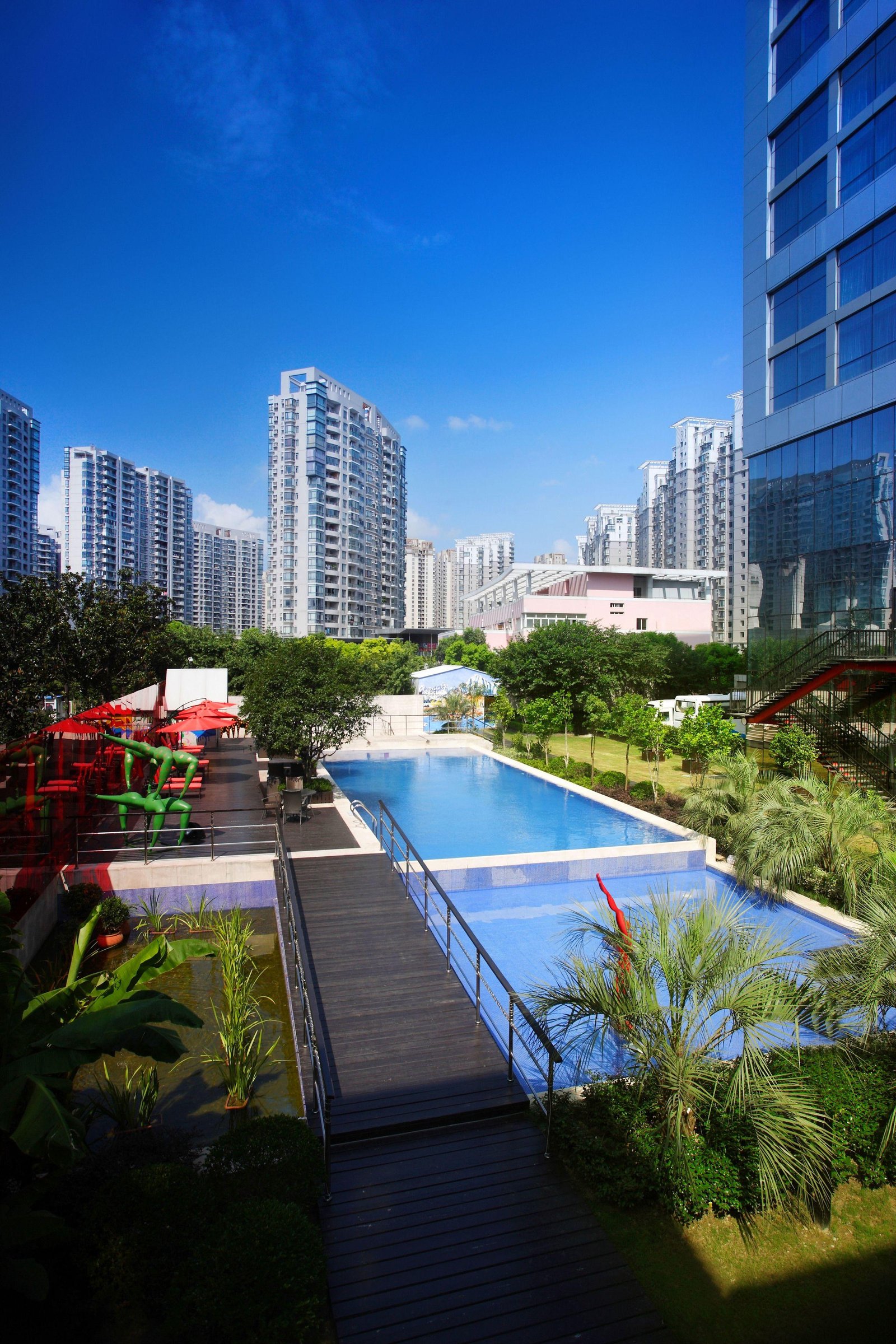 Grand Mercure Shanghai Century Park Hotel, the pool