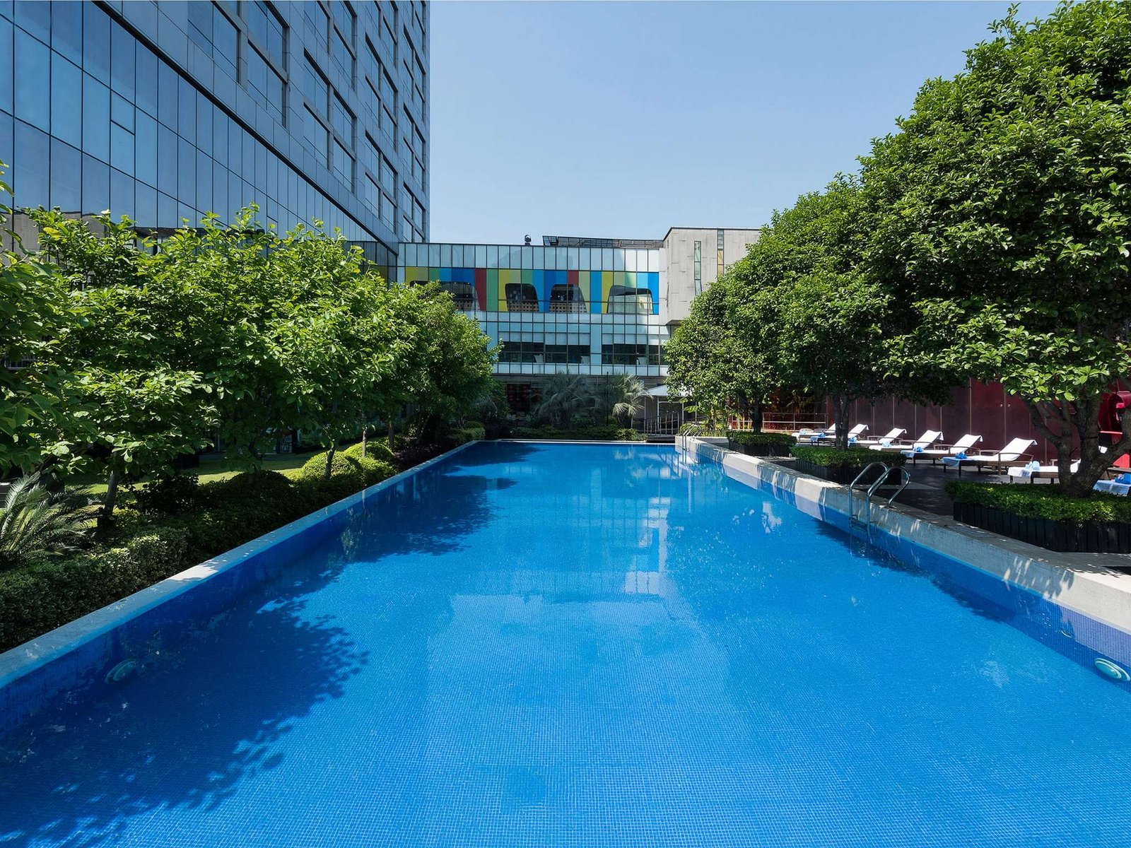 Grand Mercure Shanghai Century Park Hotel, the pool