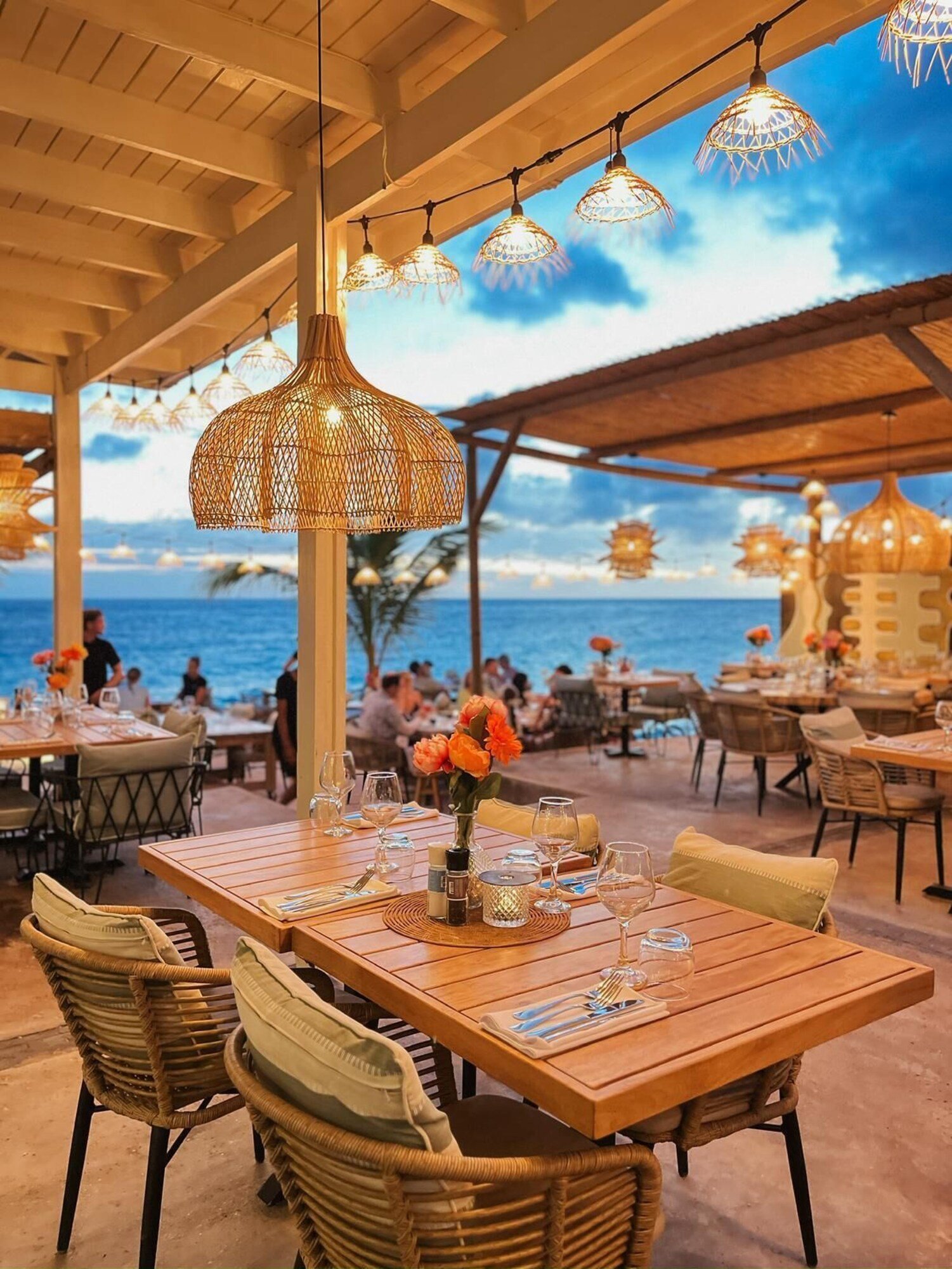 BijBlauw, bijblauw oceanview restaurant