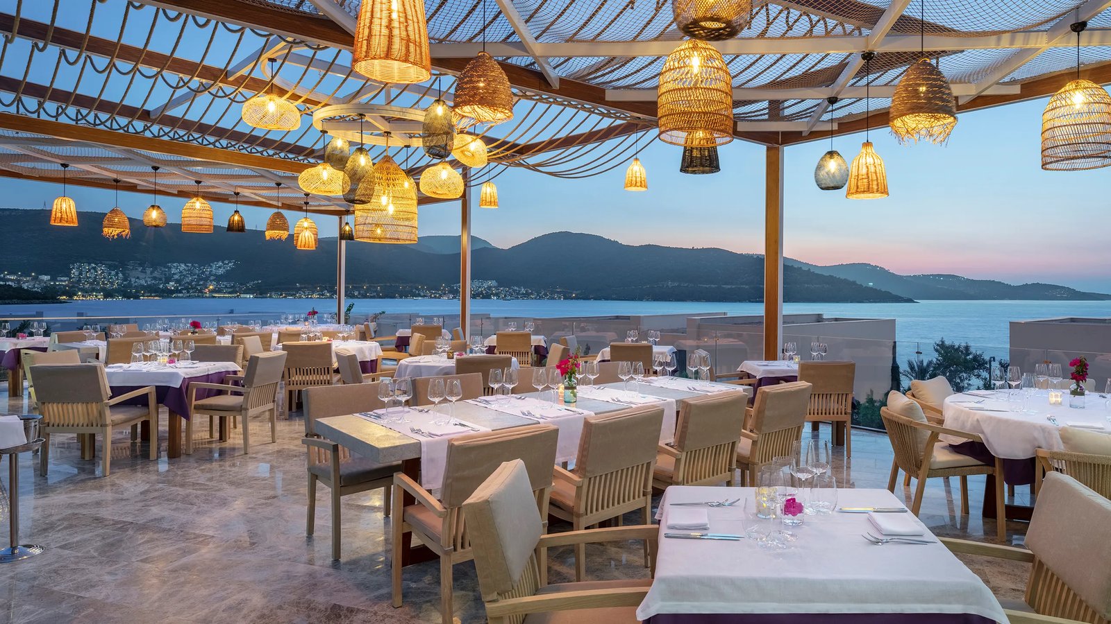Susona Bodrum, LXR Hotels & Resorts, at the table