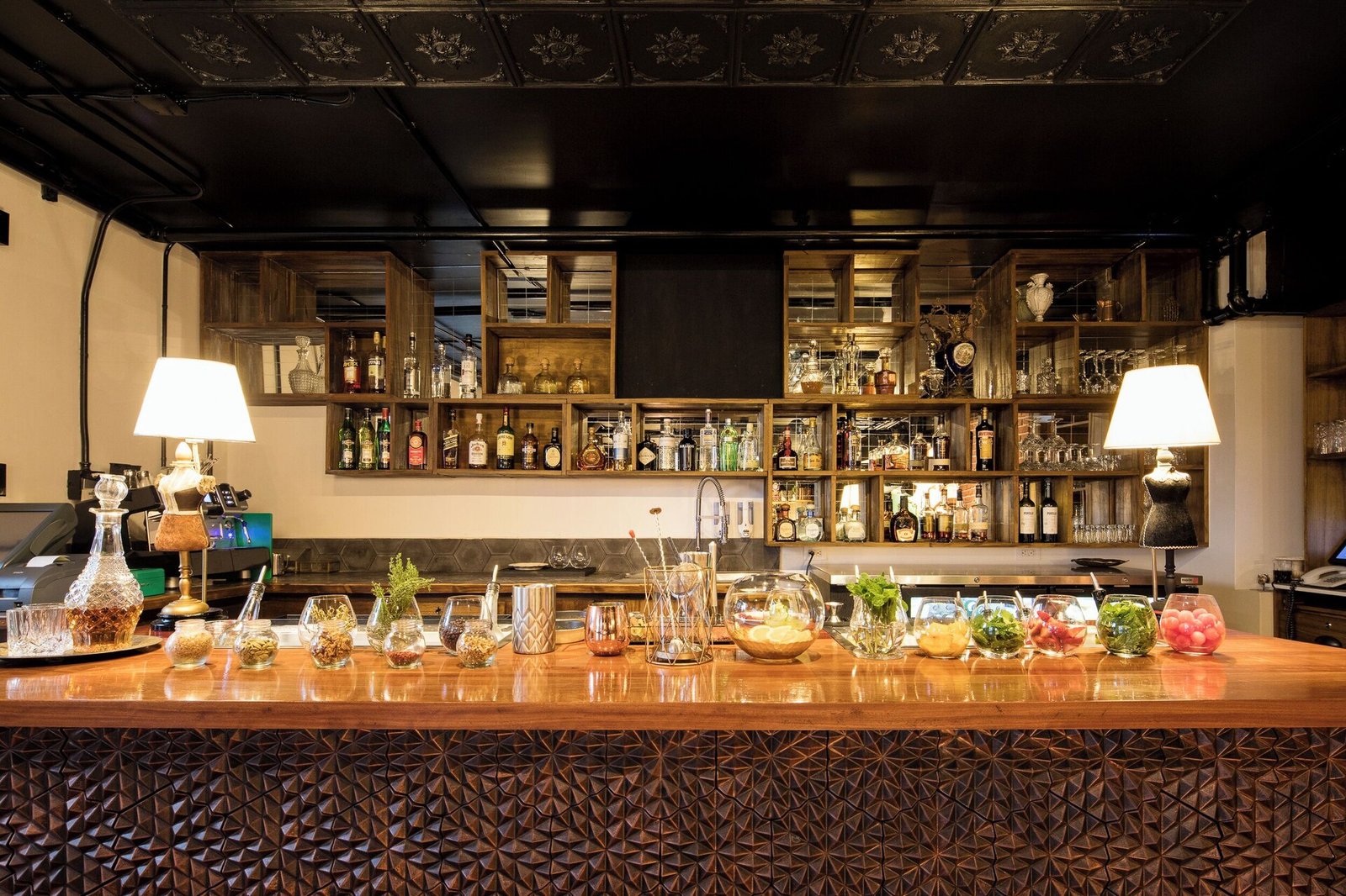 Hotel Presidente, at the table
