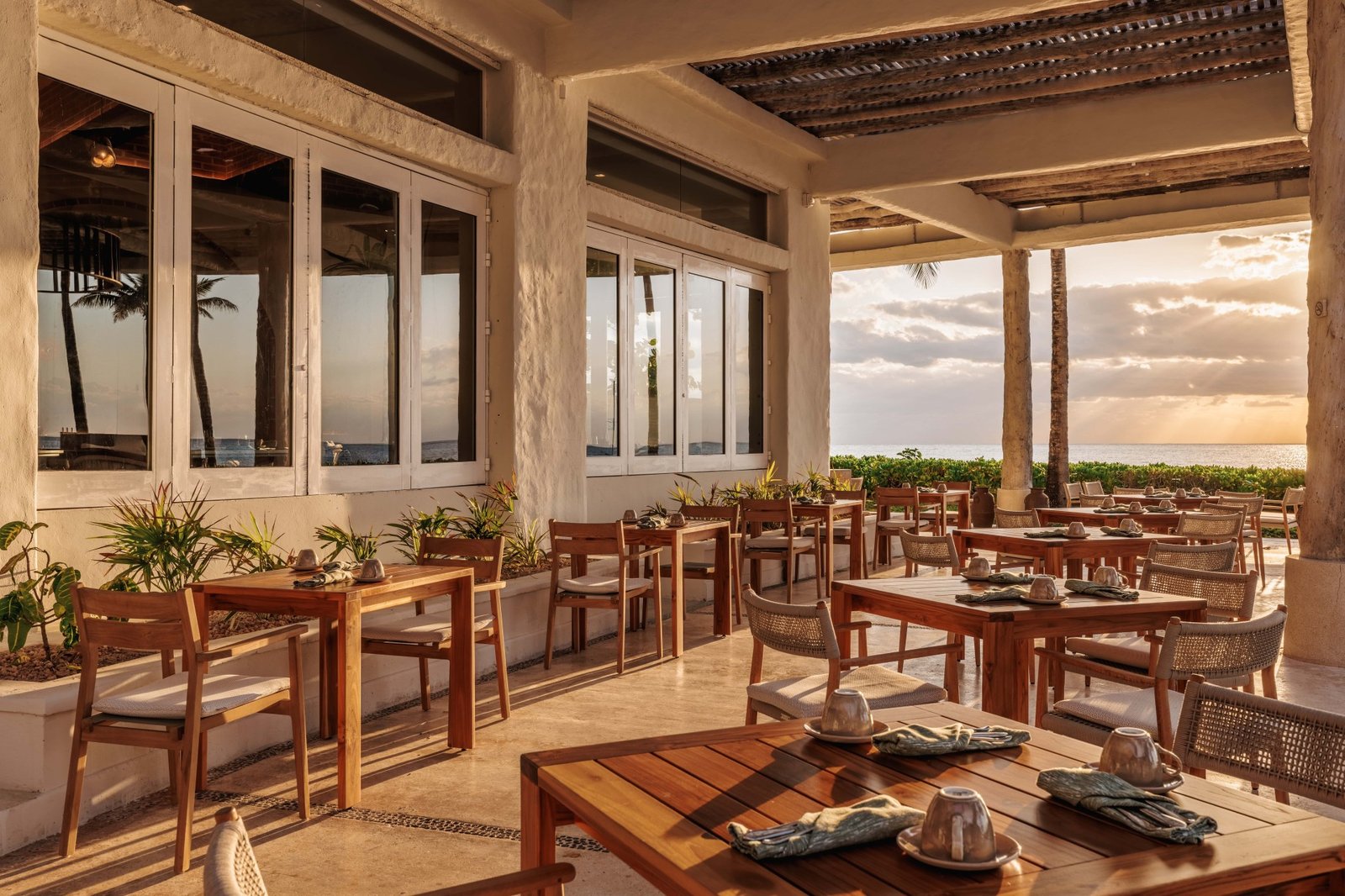 Royalton Reserve Paraíso de la Bonita, at the table