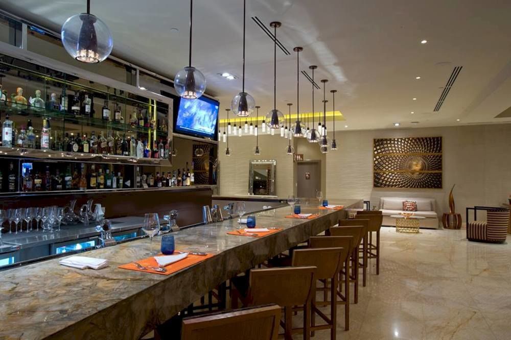 Global Hotel Panama, 54 east bar