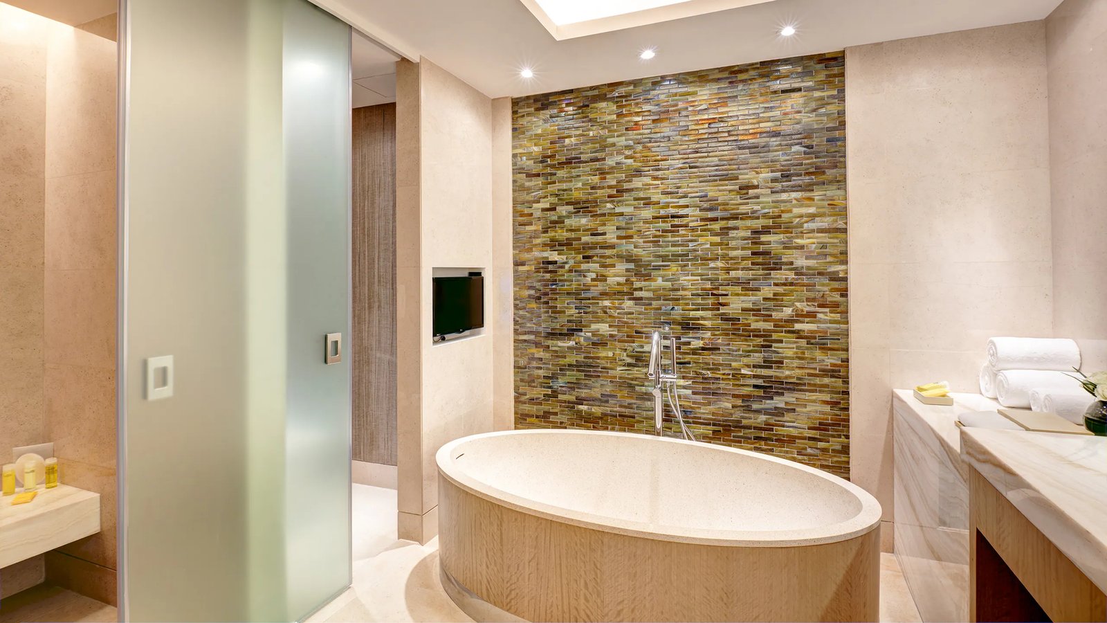 Hyatt Regency Manila City of Dreams — rooms