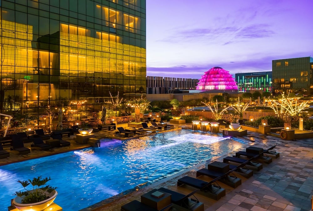 Hyatt Regency Manila City of Dreams, the pool