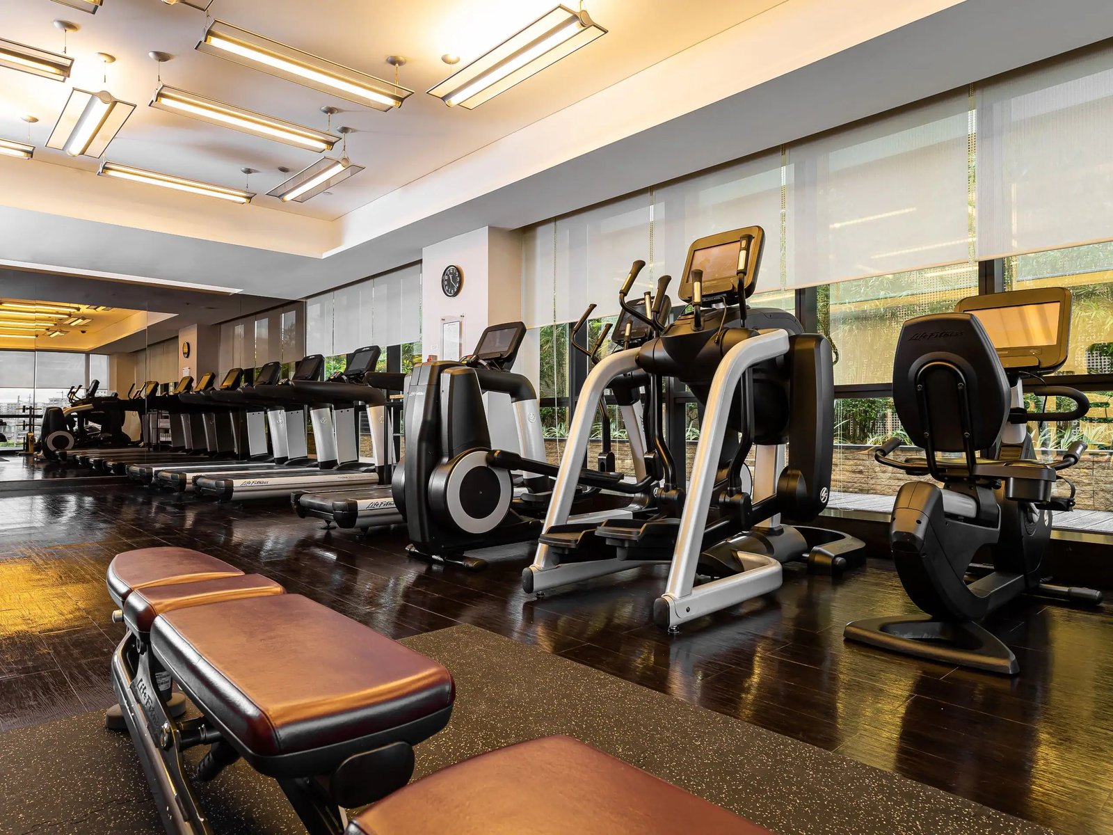 Hyatt Regency Manila City of Dreams, gym and vitality pool