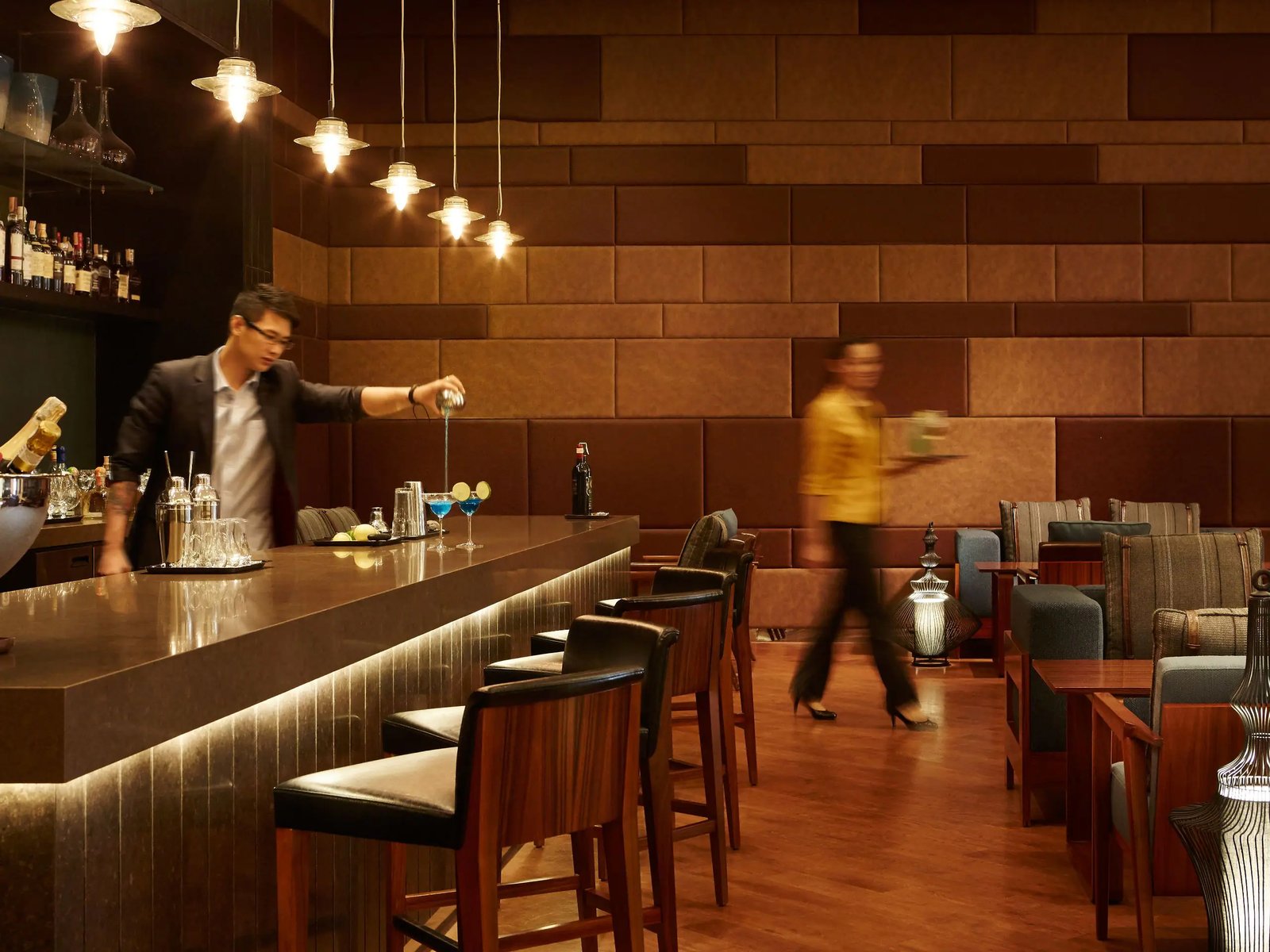 Hyatt Regency Manila City of Dreams, the lounge